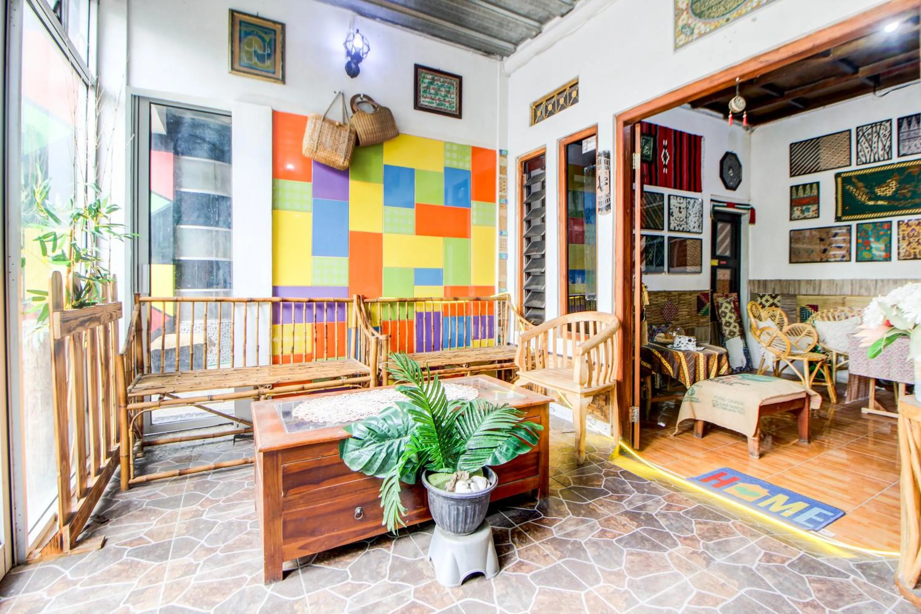 Seating area in Oyo 91601 Pelemkecut Double Degree Syariah