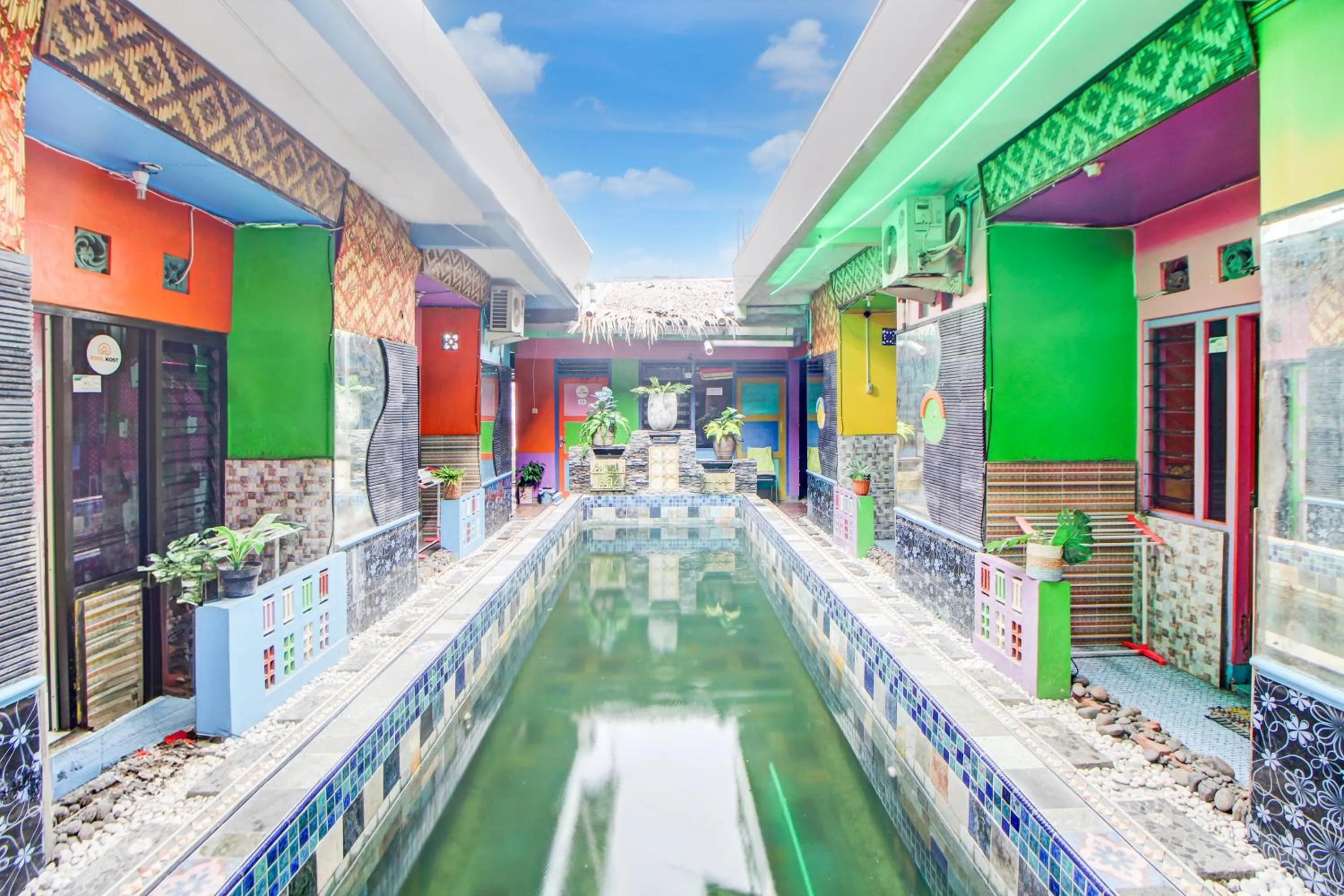 Swimming pool in Oyo 91601 Pelemkecut Double Degree Syariah