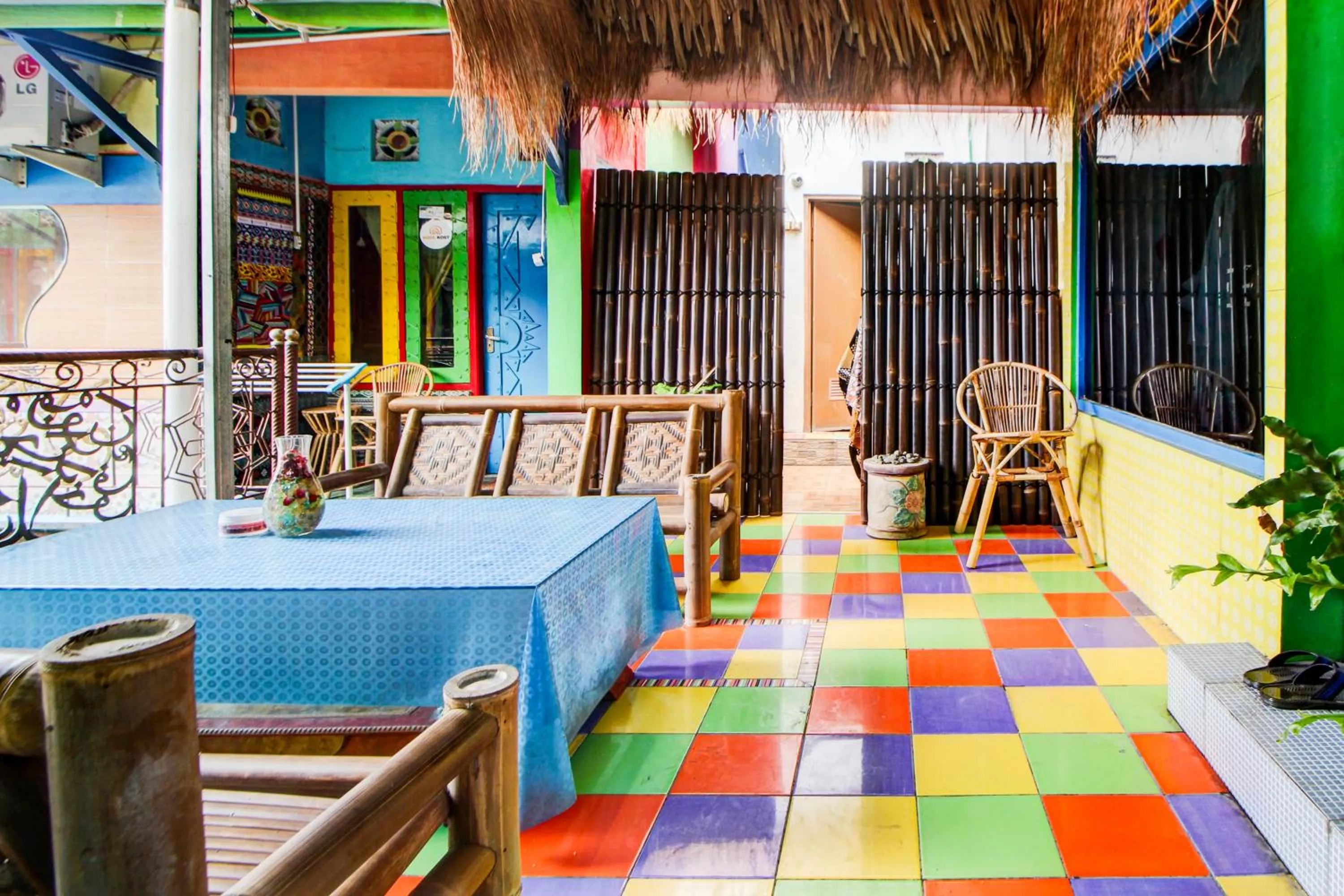 Seating area in Oyo 91601 Pelemkecut Double Degree Syariah