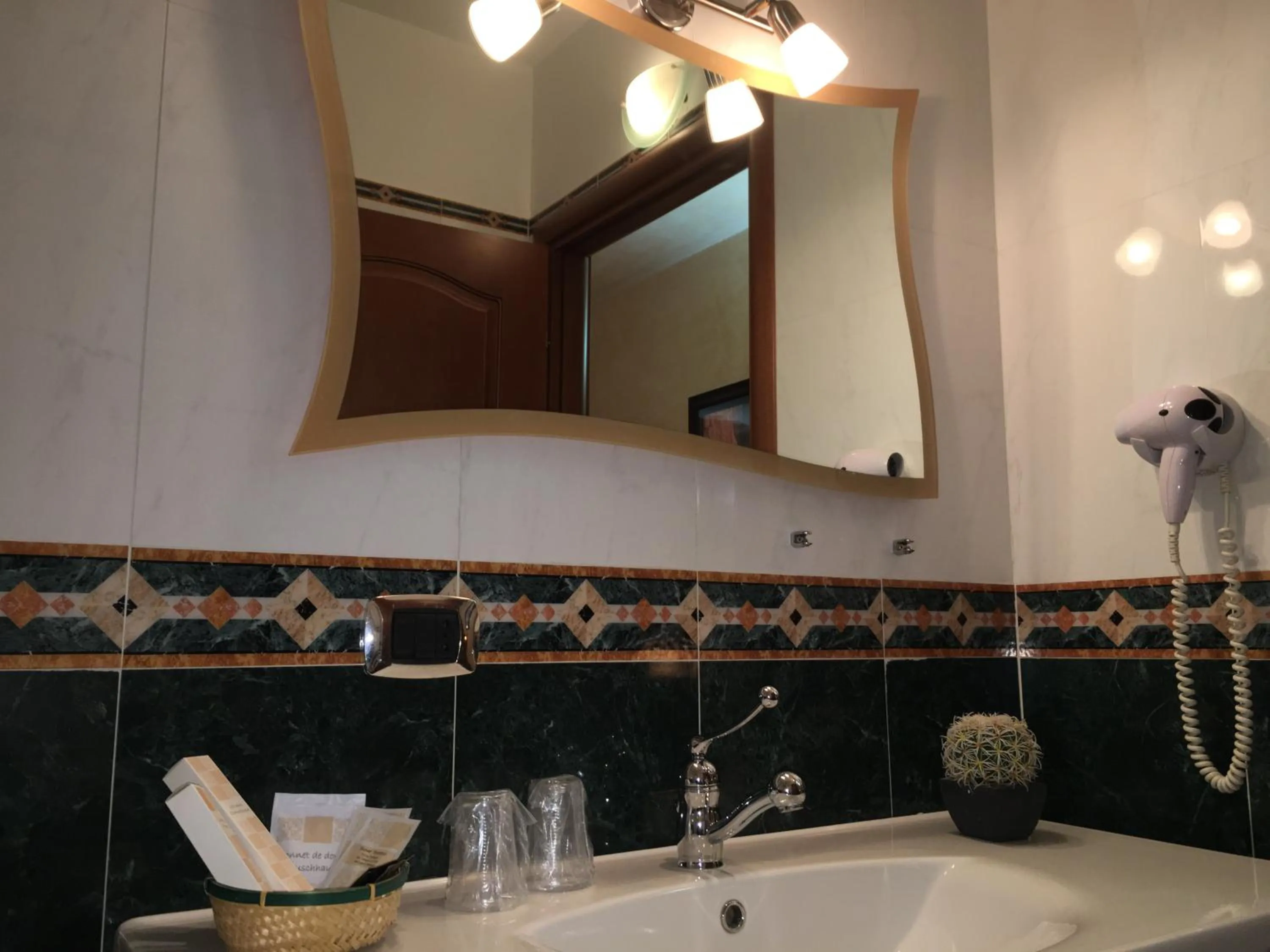 Bathroom in Hotel Al Ritrovo