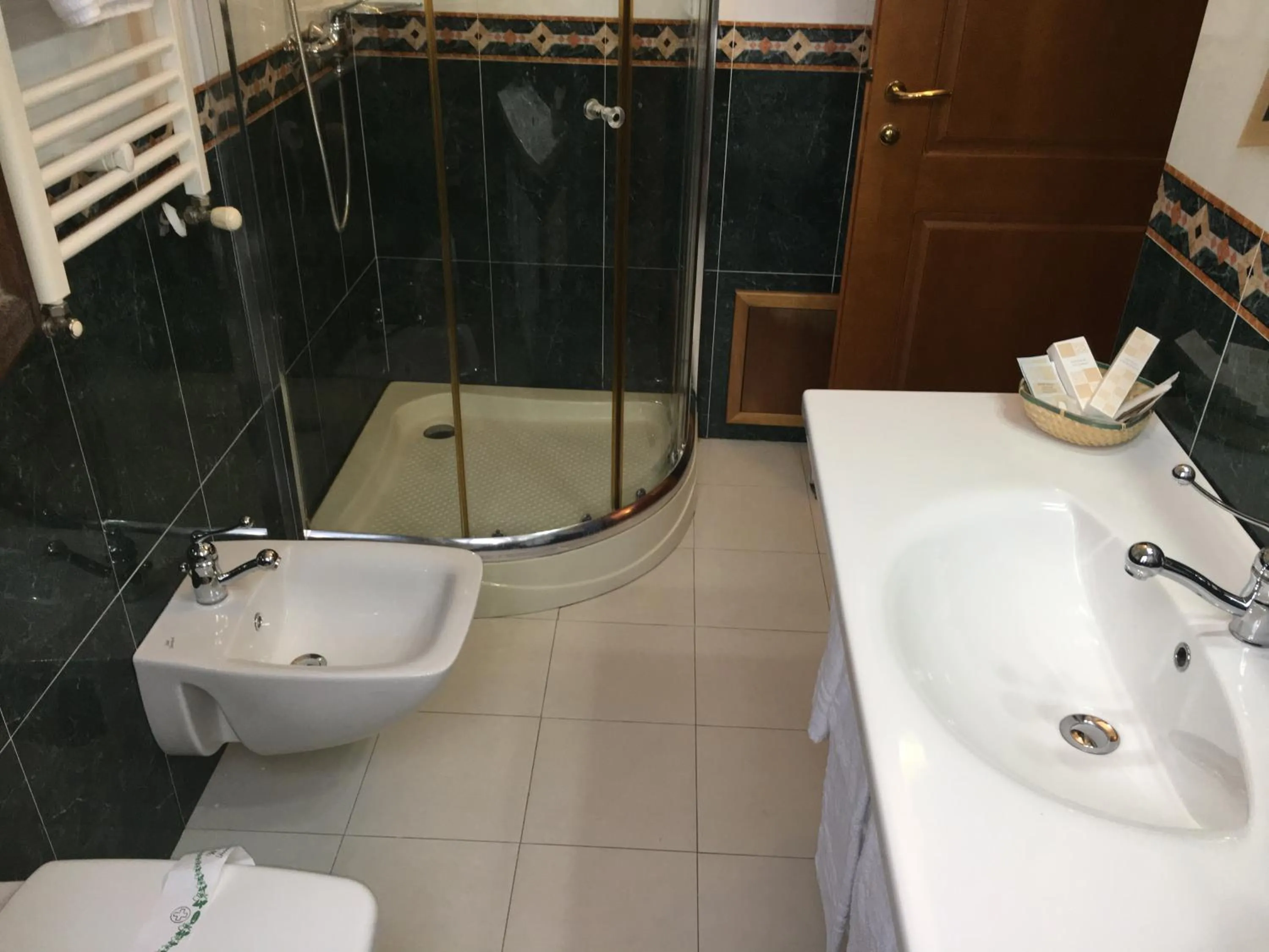 Bathroom in Hotel Al Ritrovo