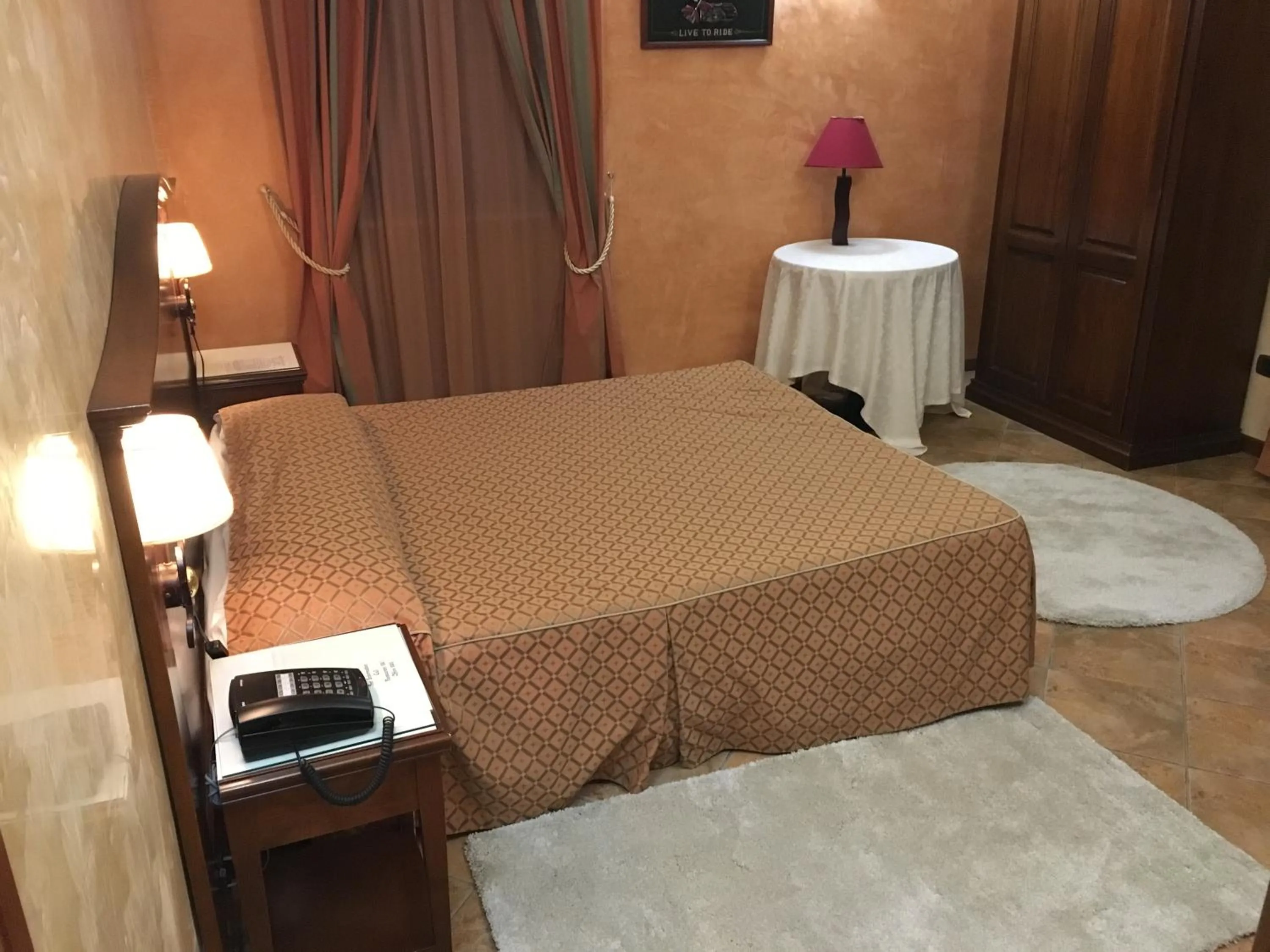 Bedroom, Bed in Hotel Al Ritrovo