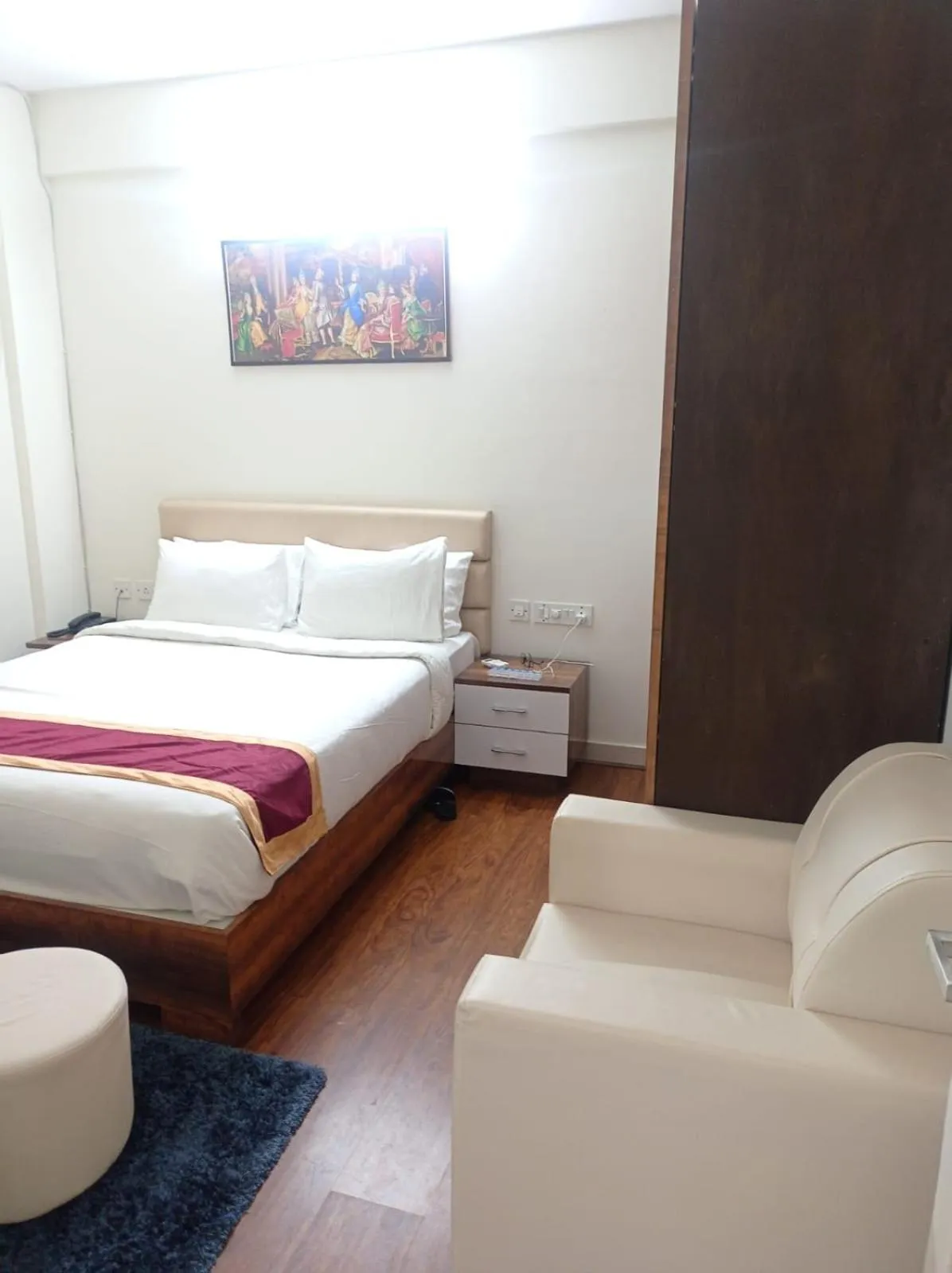 Bedroom, Bed in Windfall Service Apartment