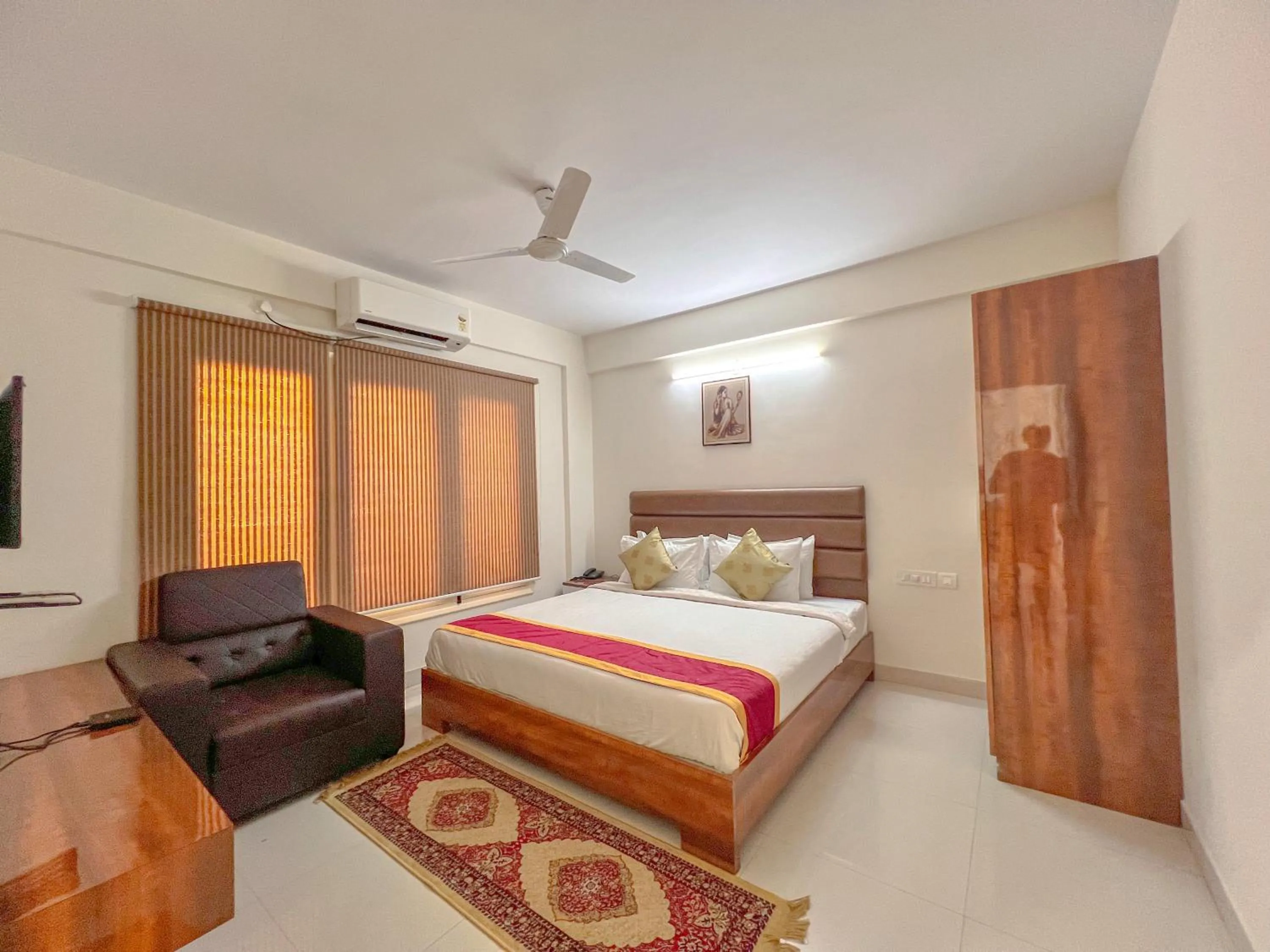 Bed in Windfall Service Apartment