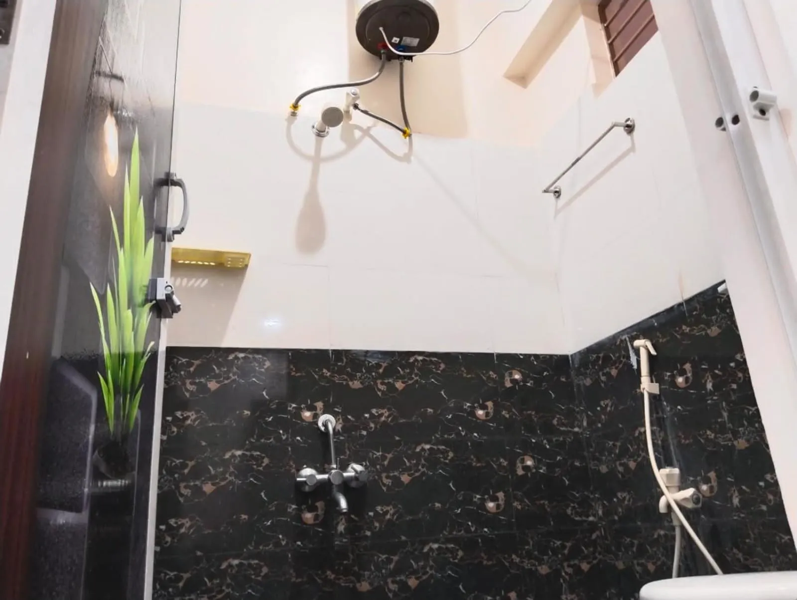 Shower in VIJAY BALAJI MAHAL A/C