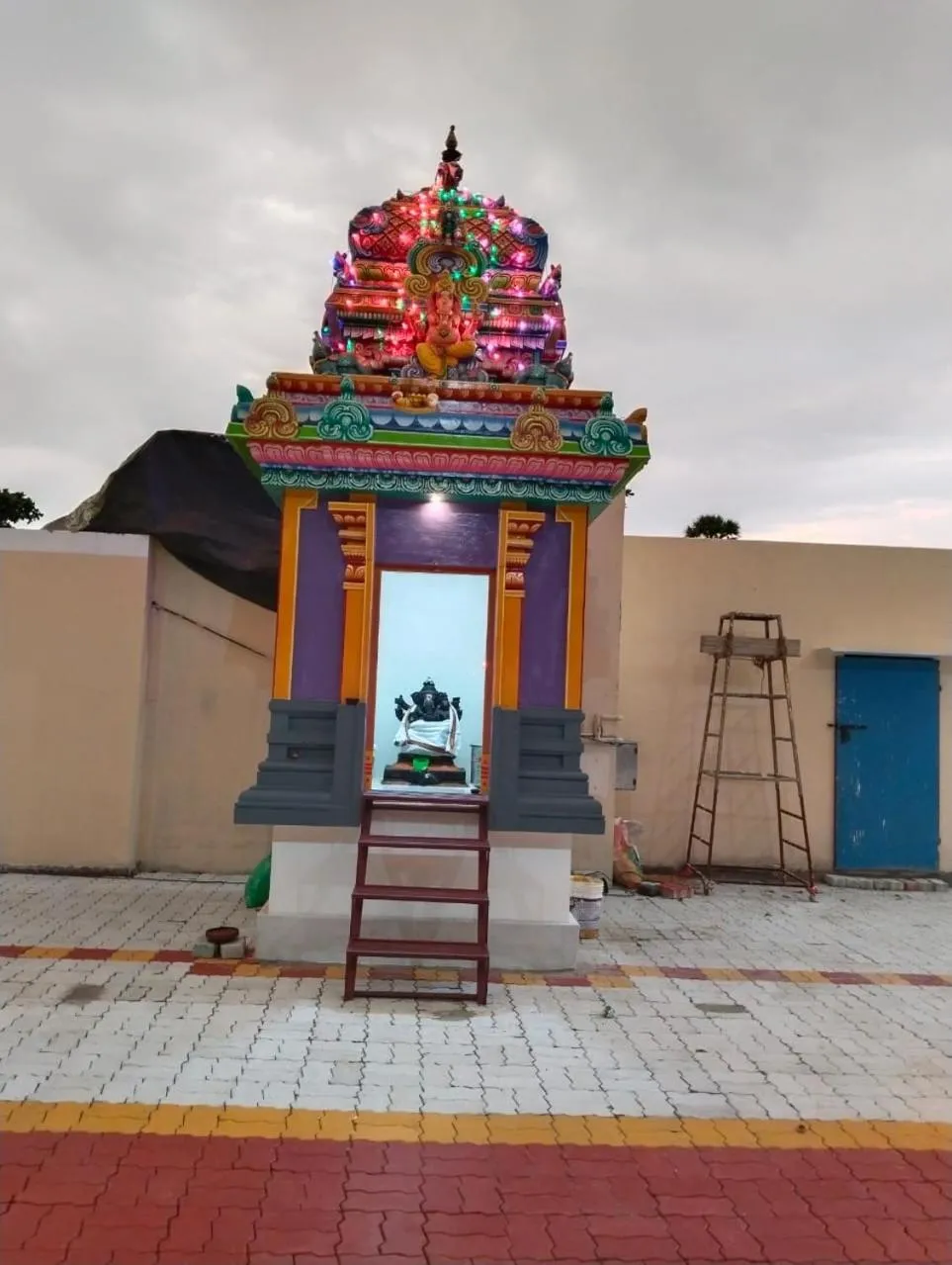 Property building in VIJAY BALAJI MAHAL A/C