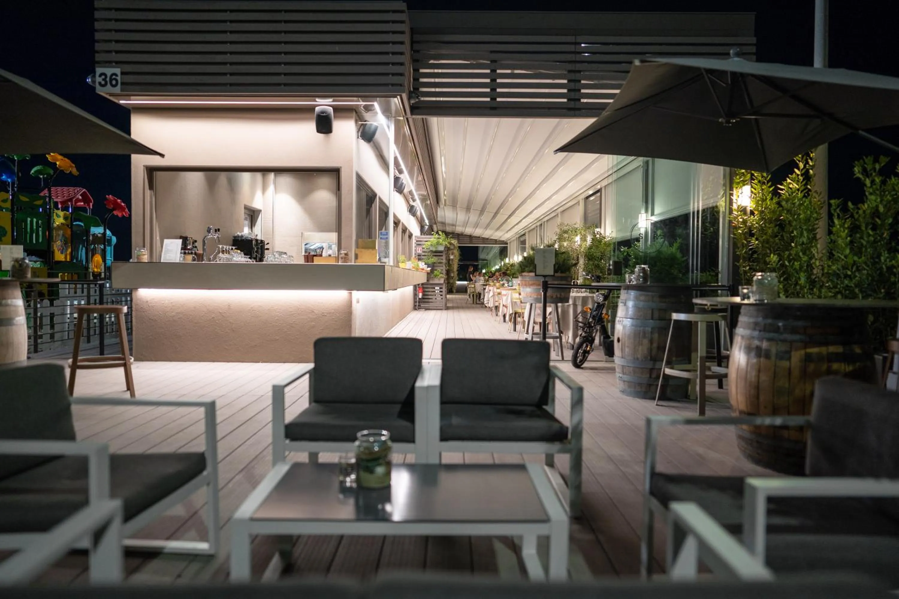 Restaurant/places to eat in Hotel Salus