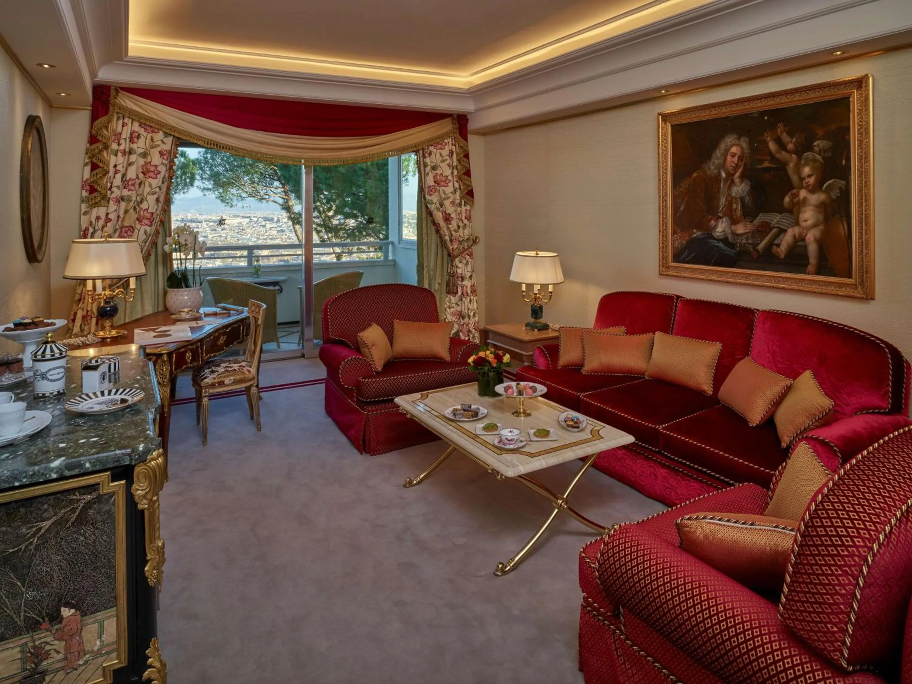 Living room in Rome Cavalieri, A Waldorf Astoria Hotel