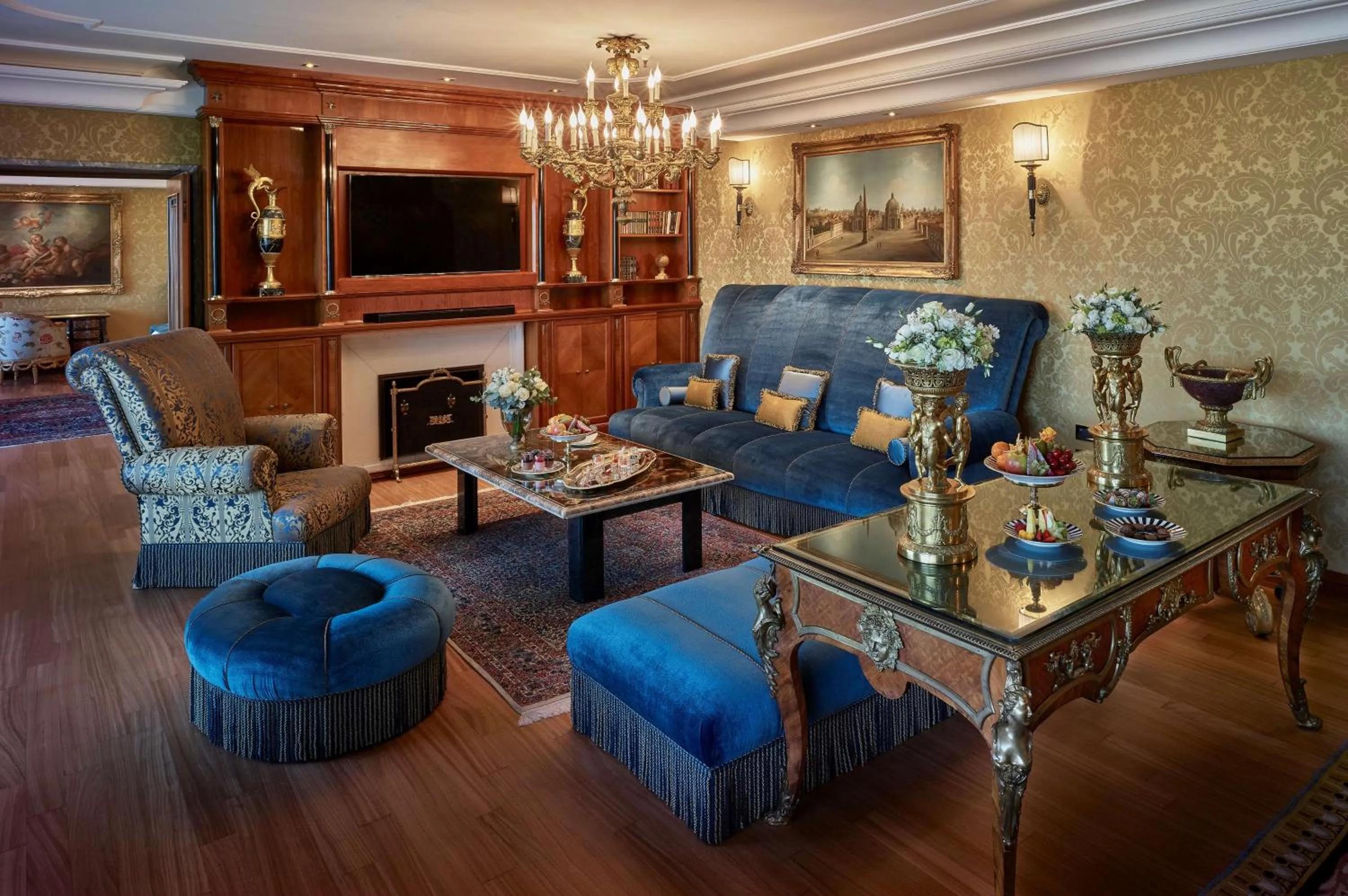 Living room in Rome Cavalieri, A Waldorf Astoria Hotel