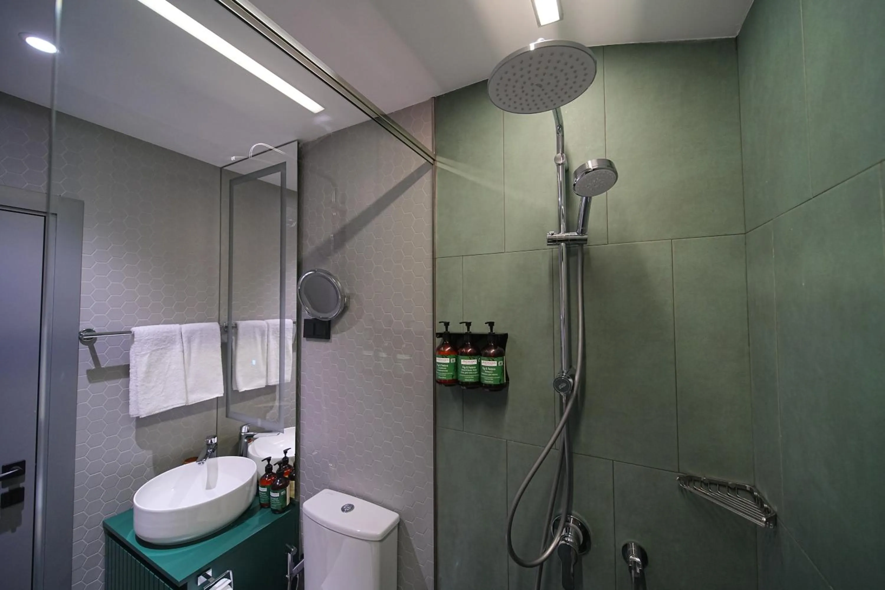 Shower in Yerevan Place Hotel