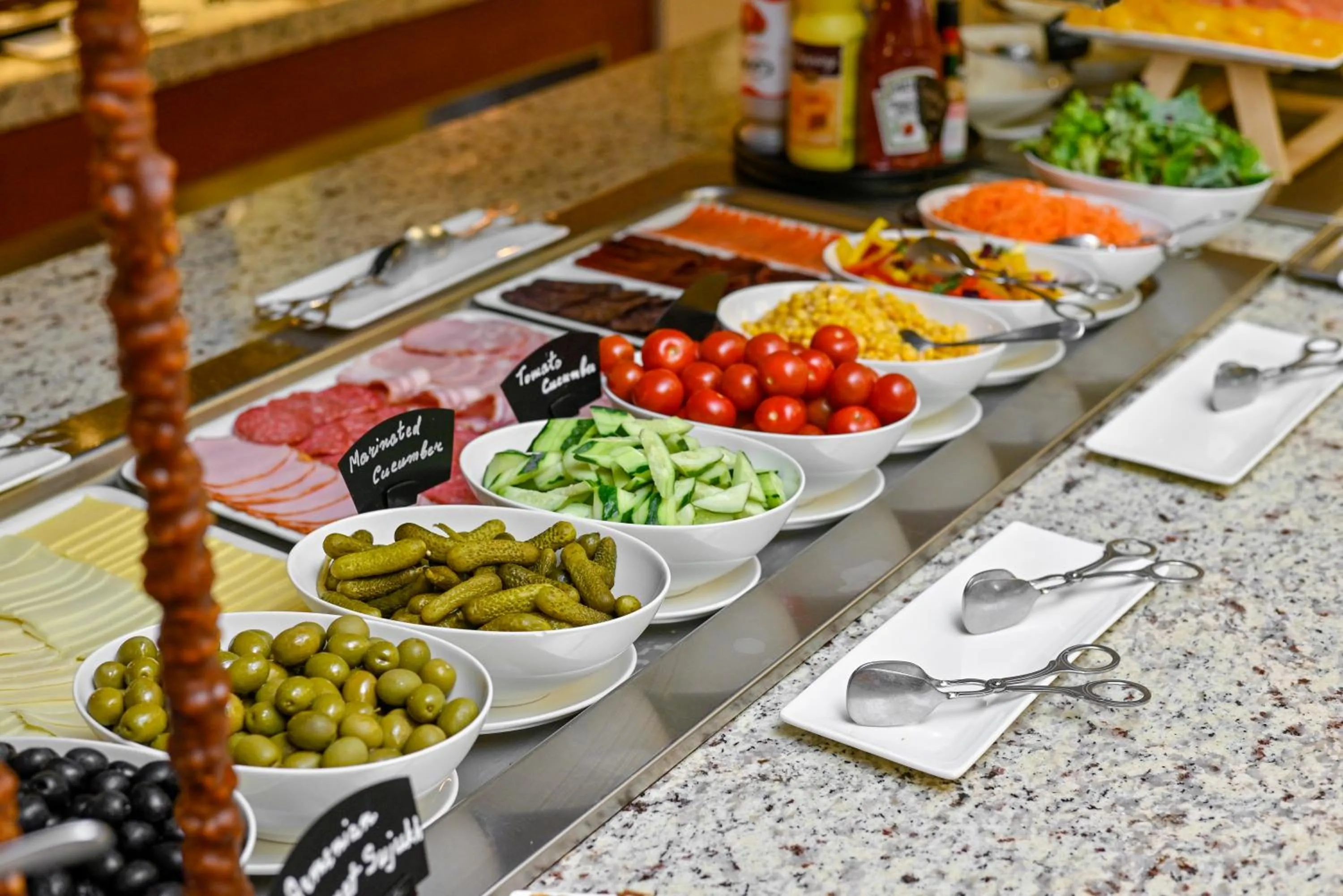 Restaurant/places to eat in Yerevan Place Hotel