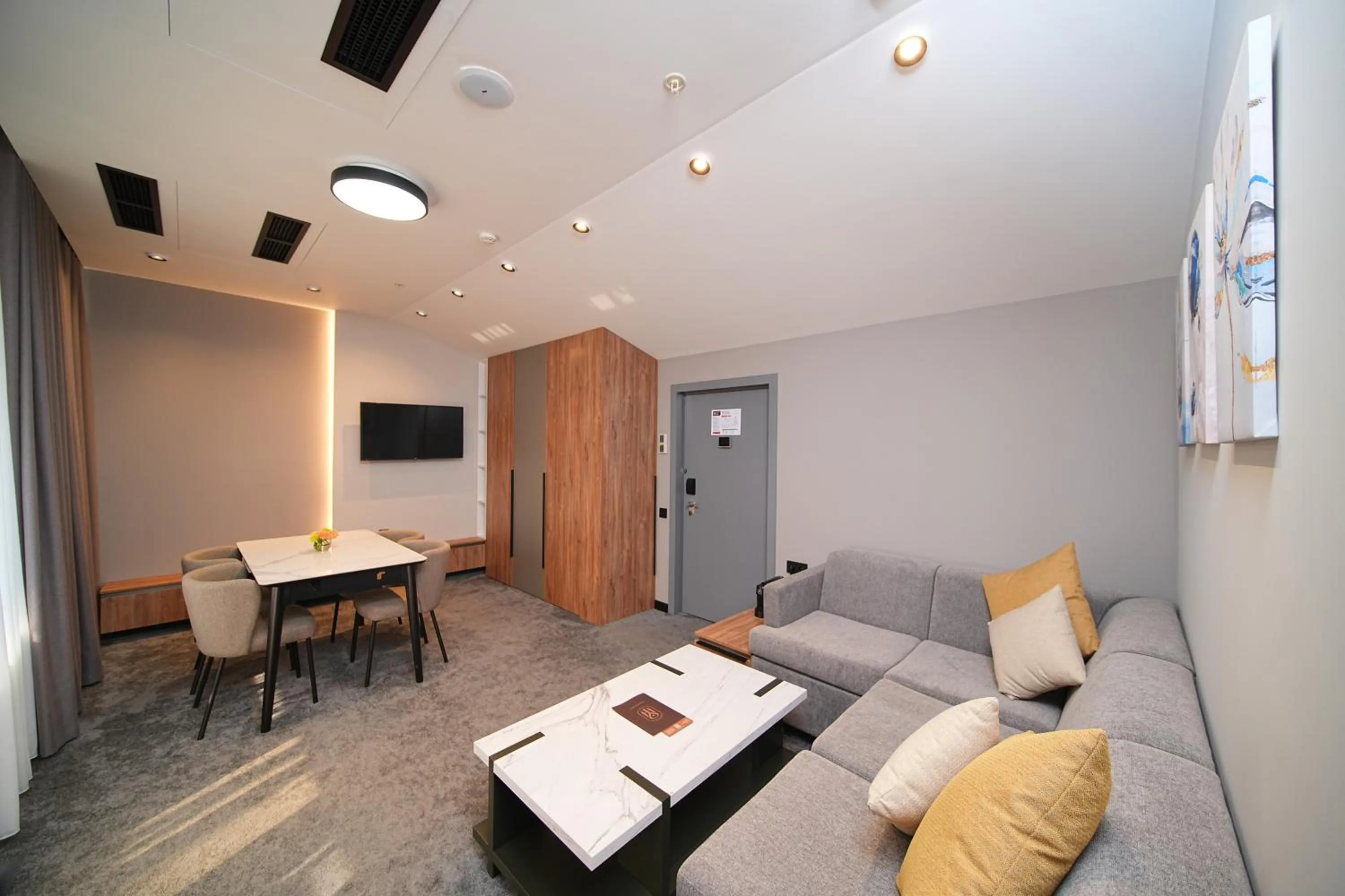 Apartment with Balcony in Yerevan Place Hotel