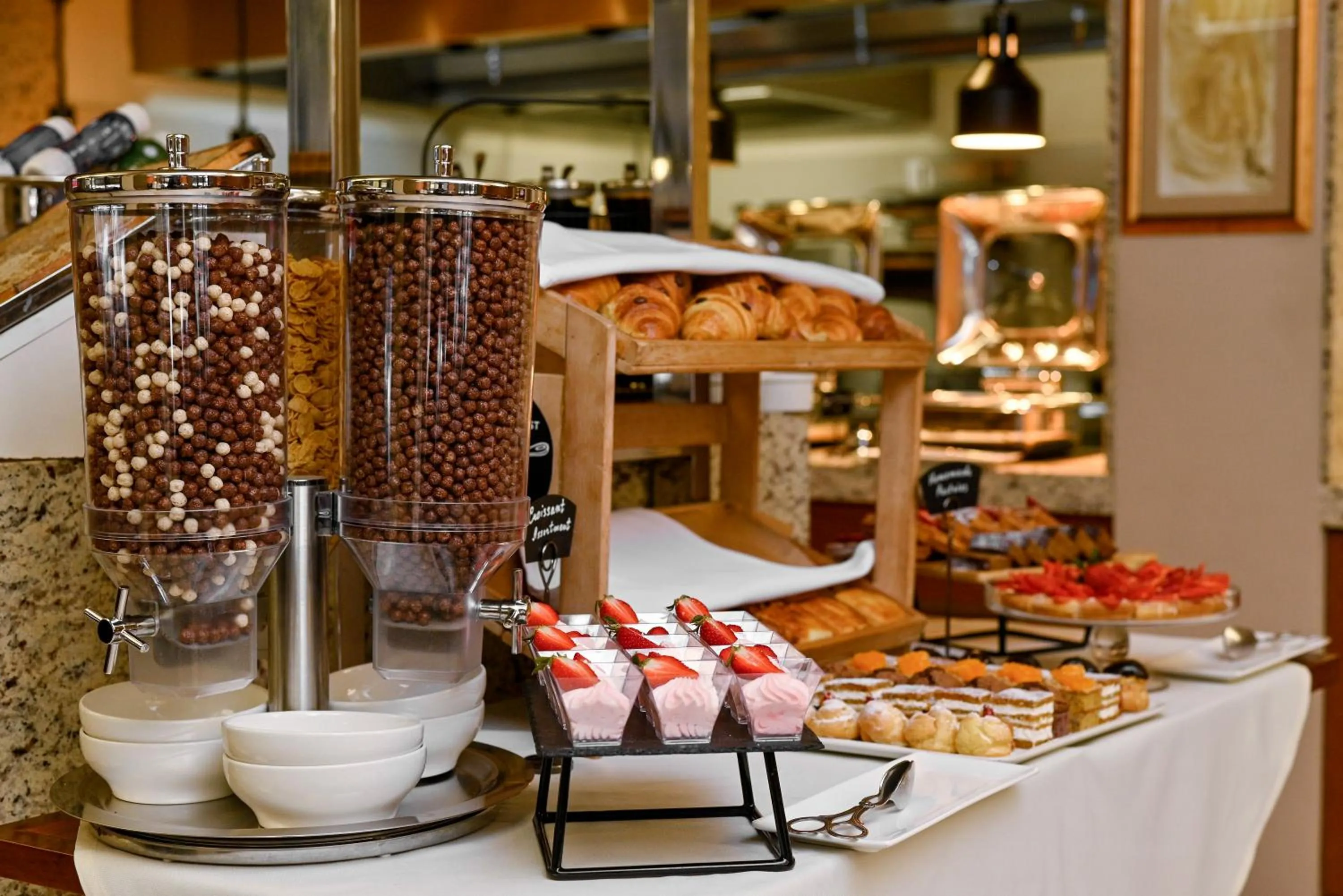 Breakfast in Yerevan Place Hotel