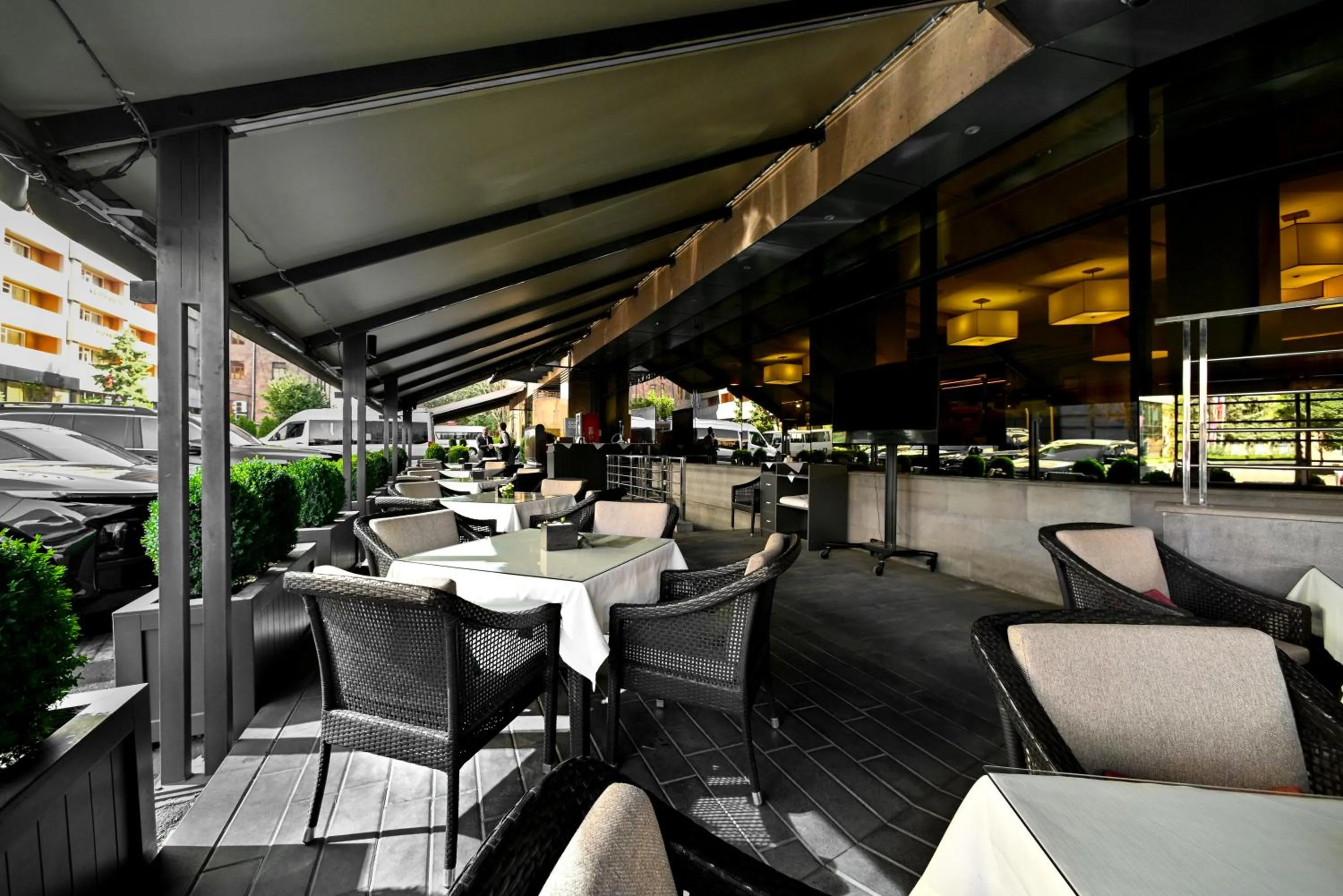 Area and facilities in Yerevan Place Hotel