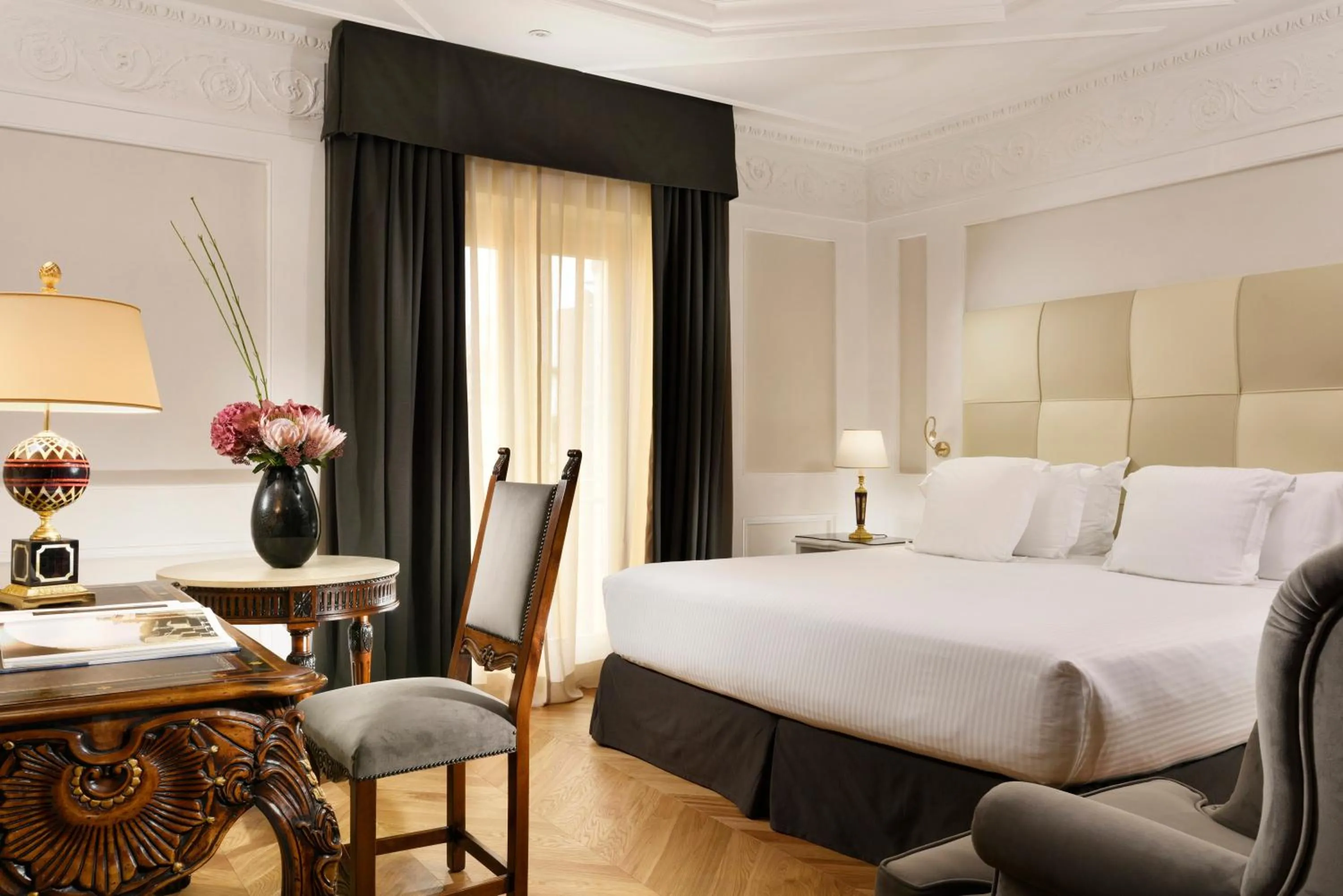 Bed in Hotel Splendide Royal - The Leading Hotels of the World