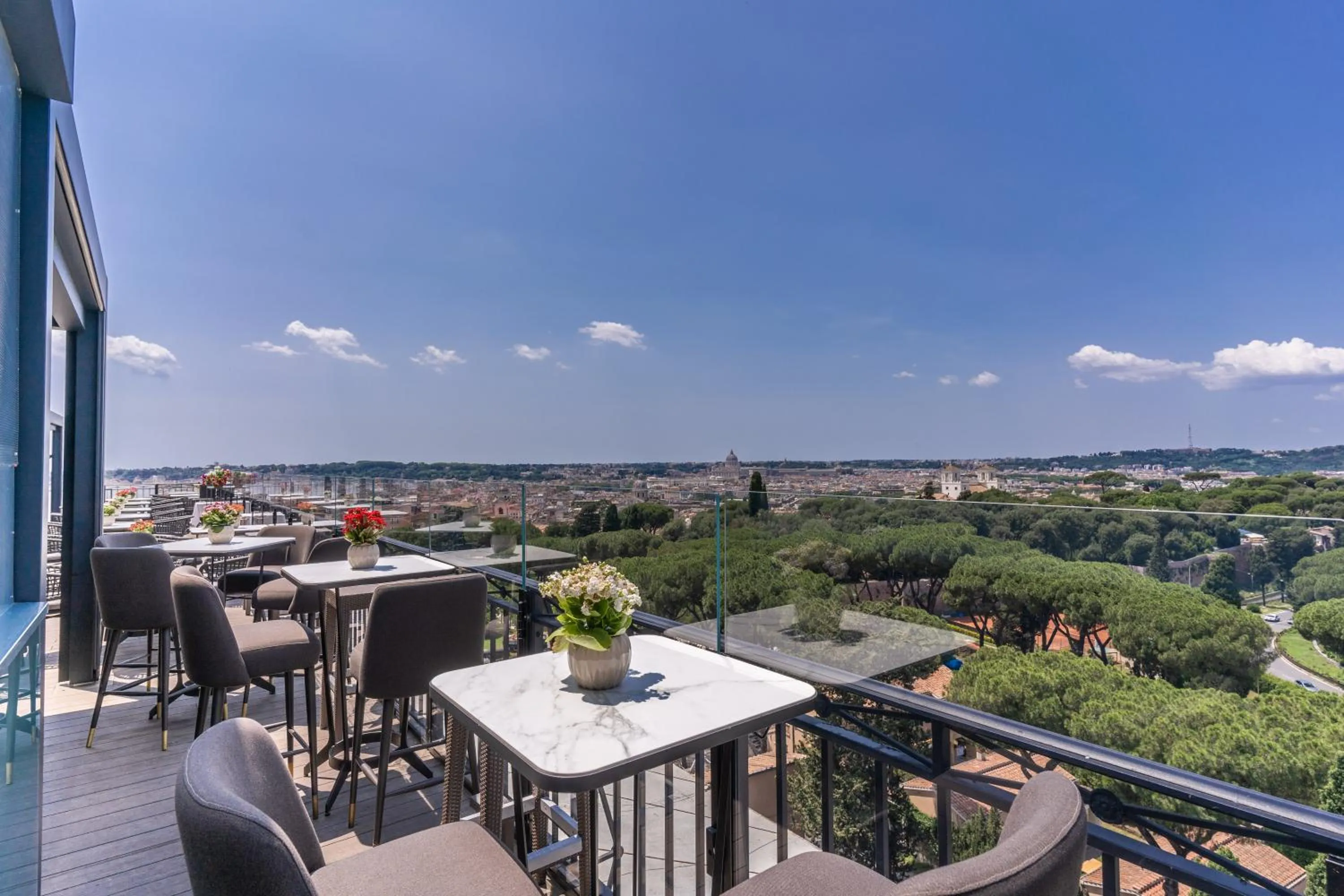 Day in Hotel Splendide Royal - The Leading Hotels of the World