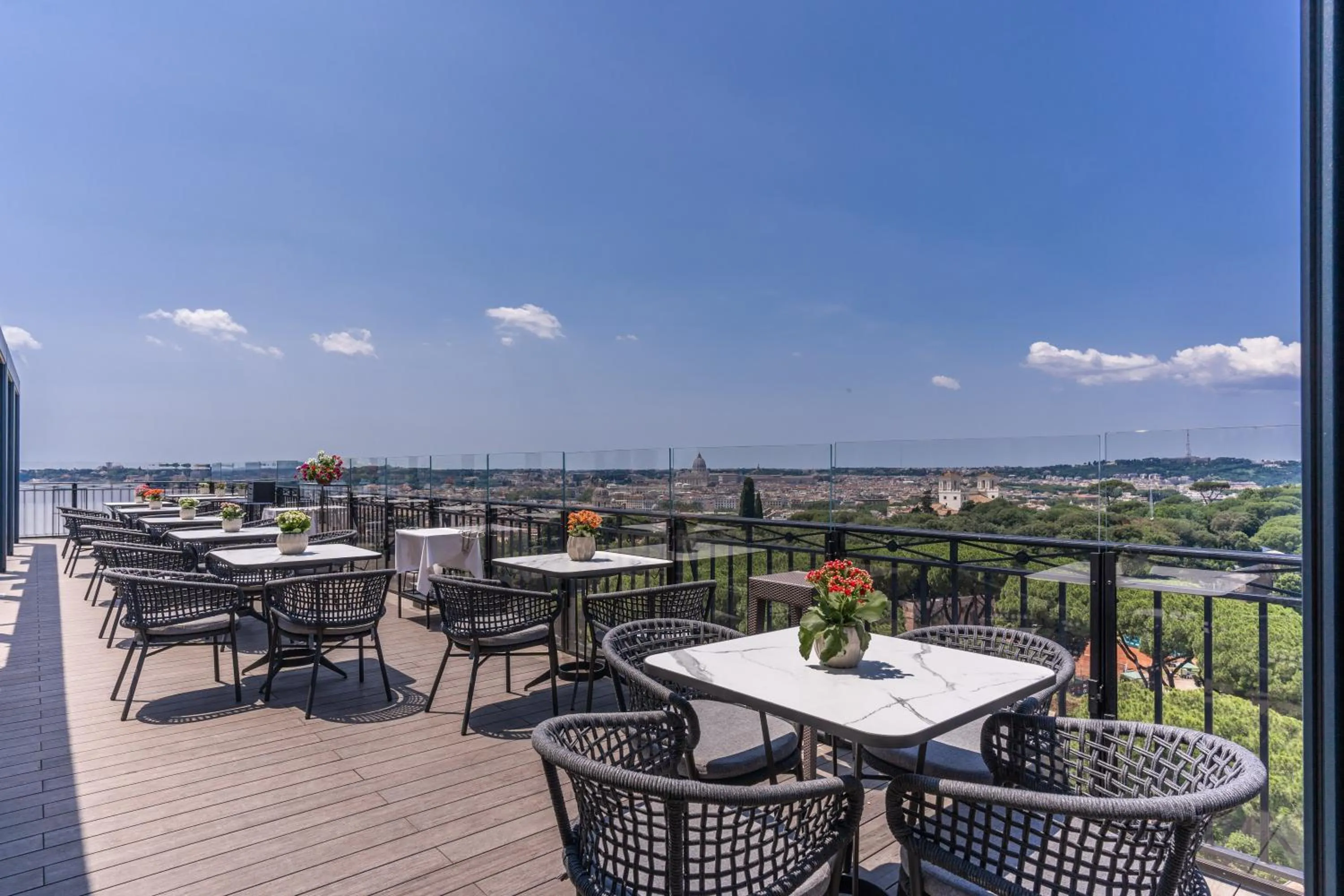 Day in Hotel Splendide Royal - The Leading Hotels of the World