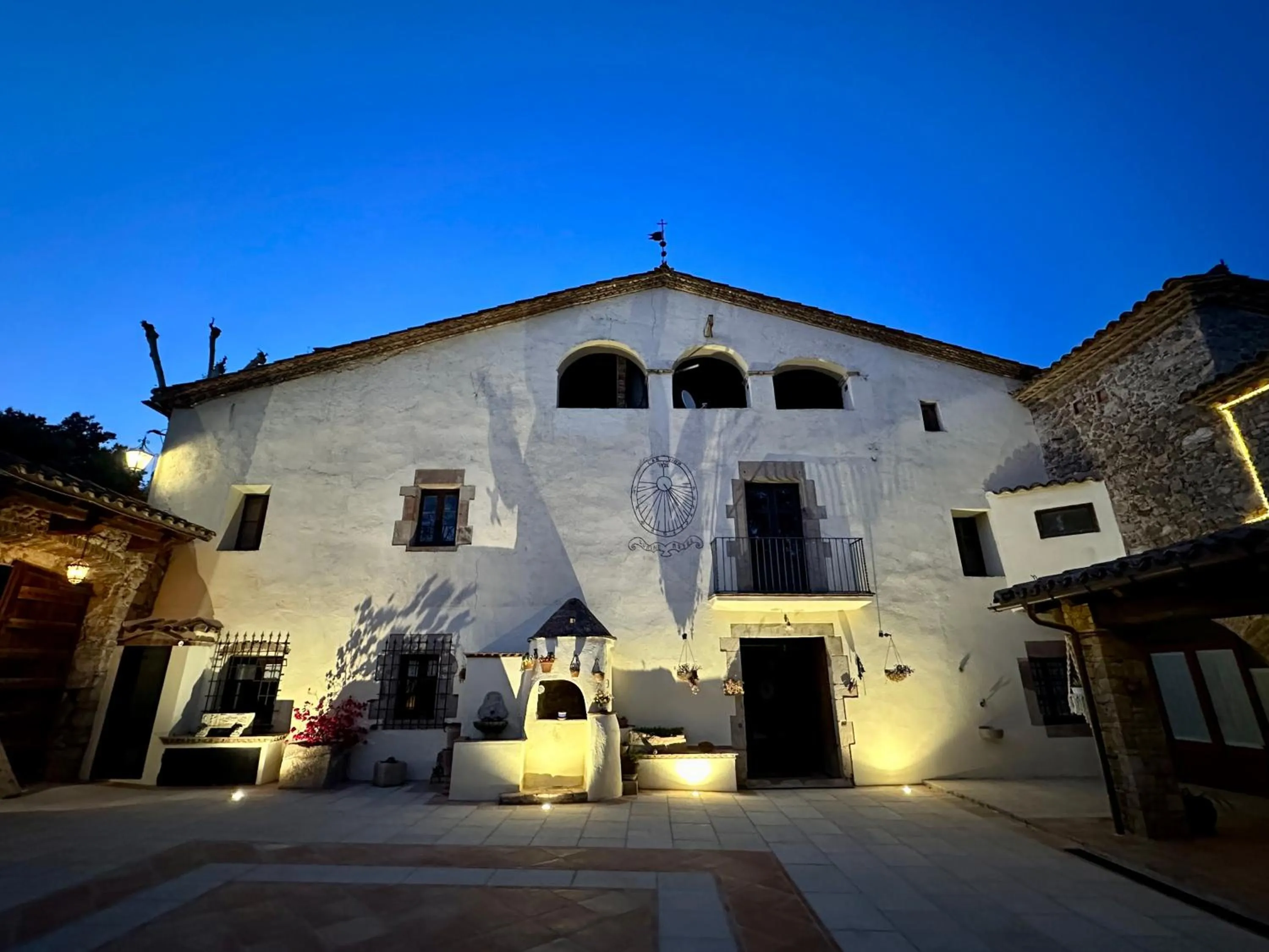 Property building in Masia Can Viver - Olive oil tourism B&B
