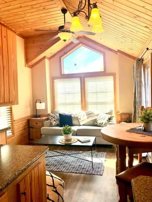 The Armadillo Cabin - Cabins At Rim Rock