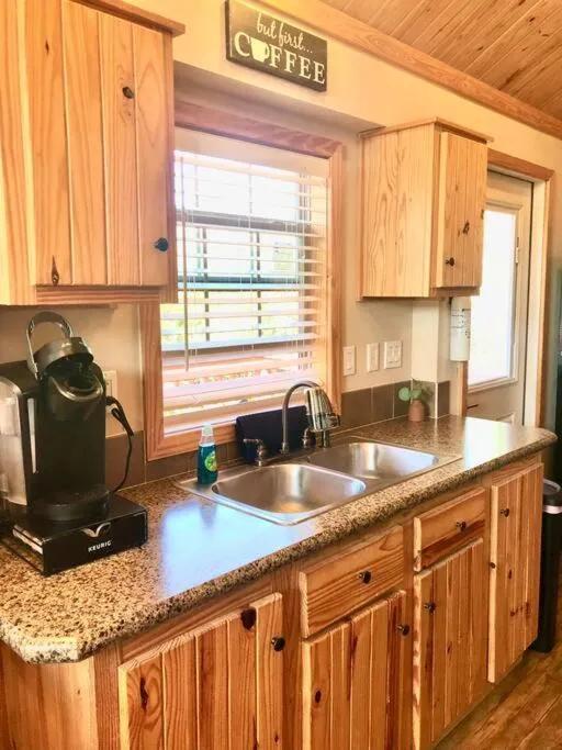 The Armadillo Cabin - Cabins At Rim Rock