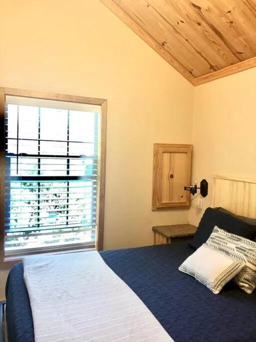 The Armadillo Cabin - Cabins At Rim Rock