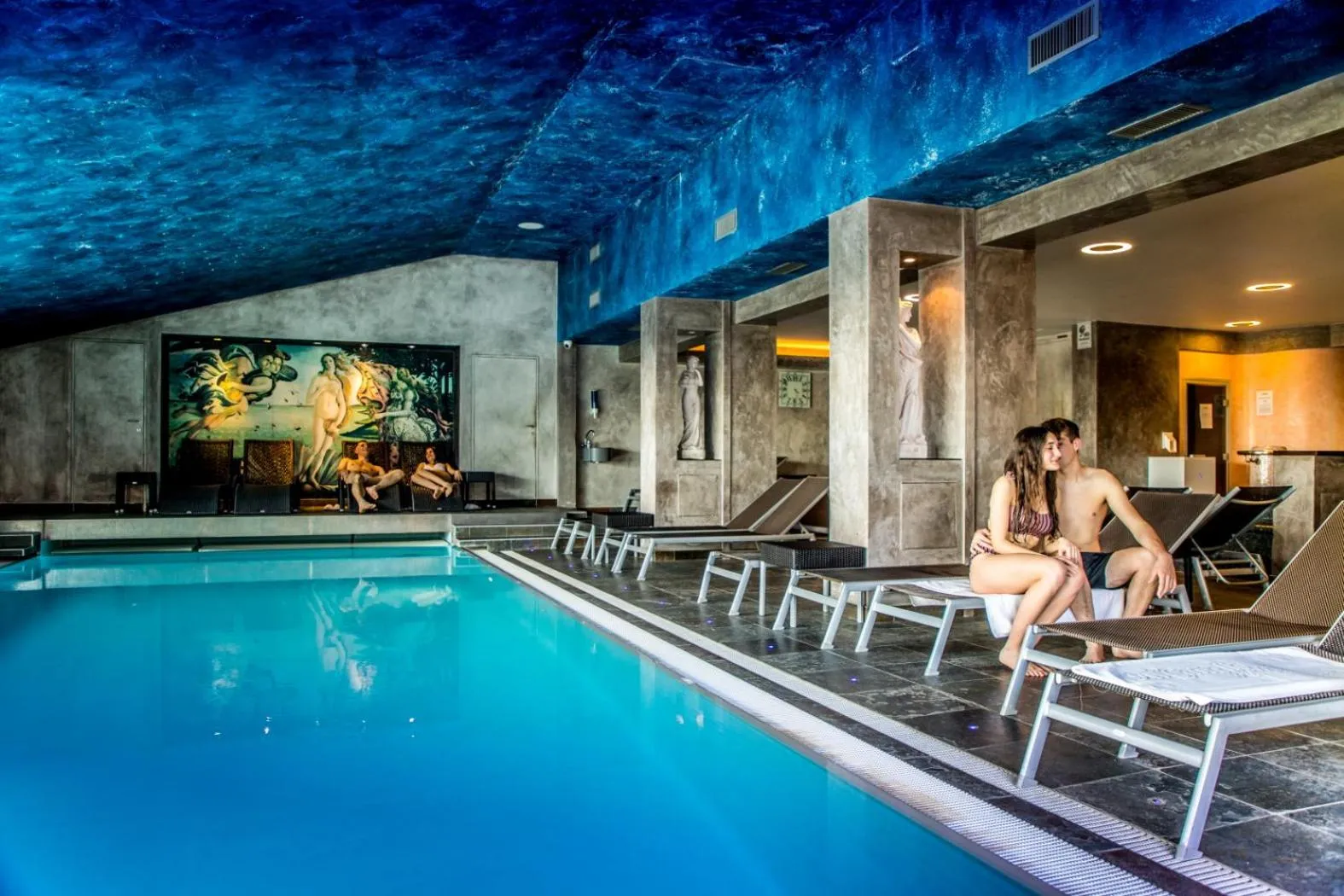 Swimming pool in Locanda al Castello Wellness Resort