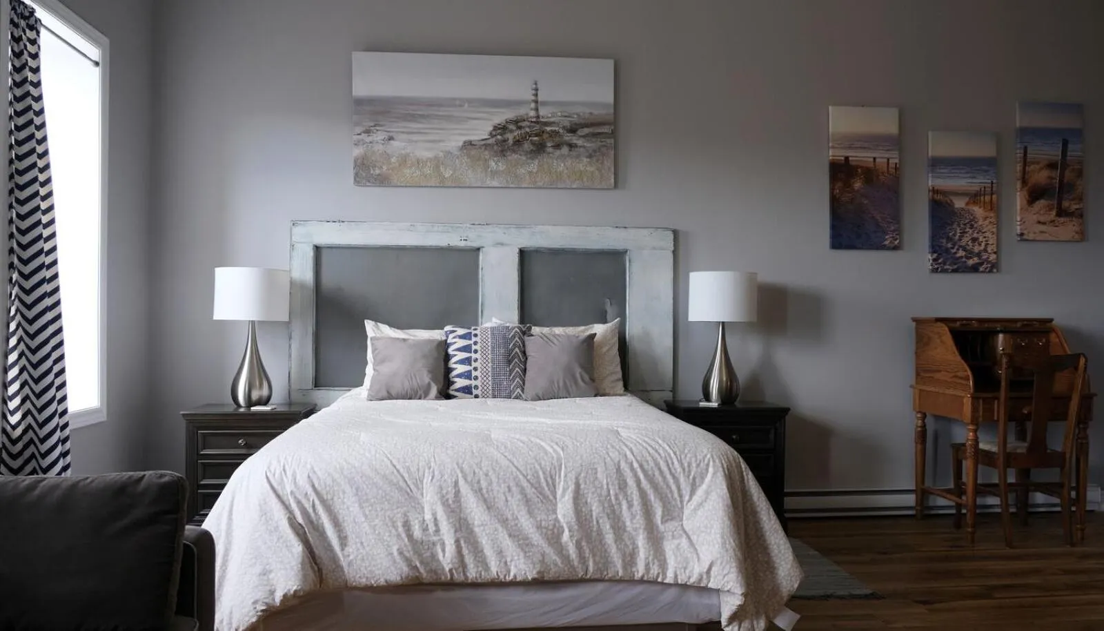 Bed in Canalside Restaurant & Inn