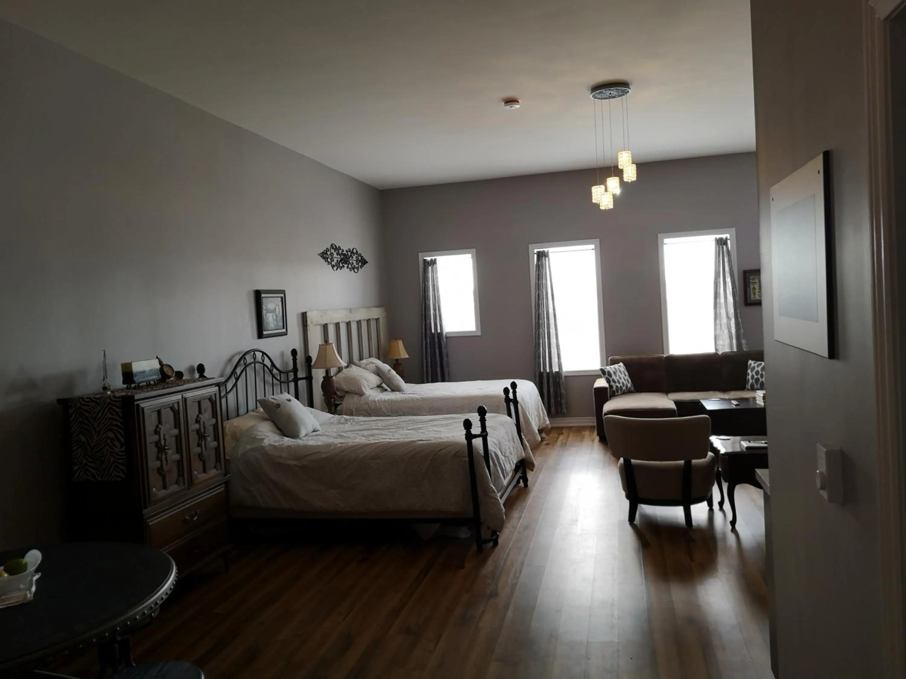 Photo of the whole room, Bed in Canalside Restaurant & Inn