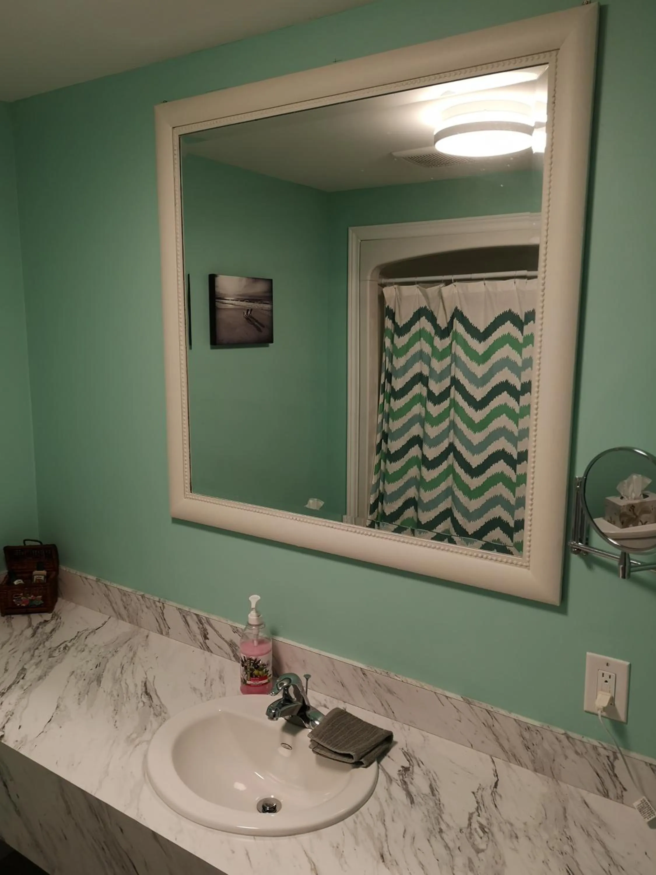 Bathroom in Canalside Restaurant & Inn