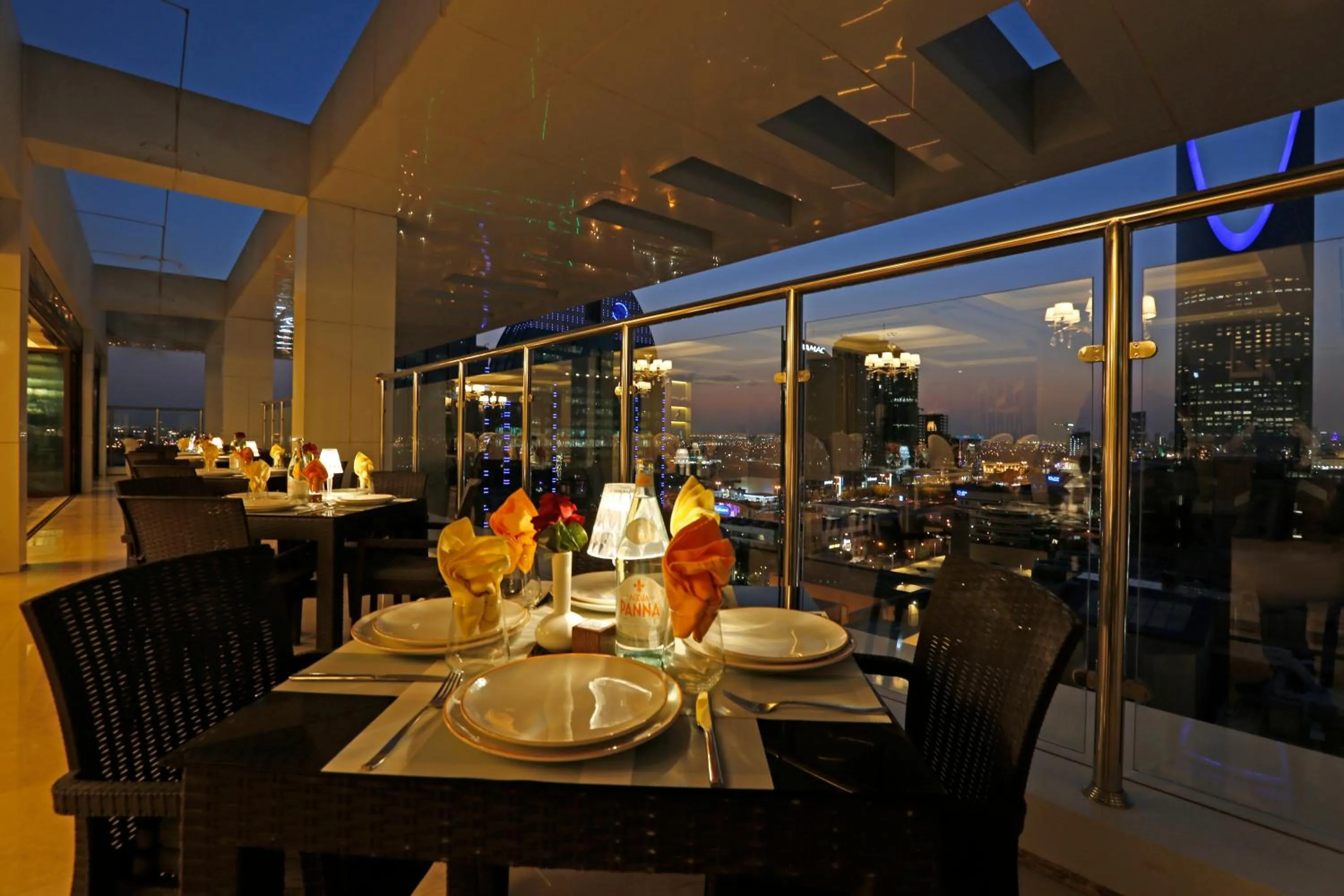 Restaurant/places to eat in Cantonal Hotel by Warwick