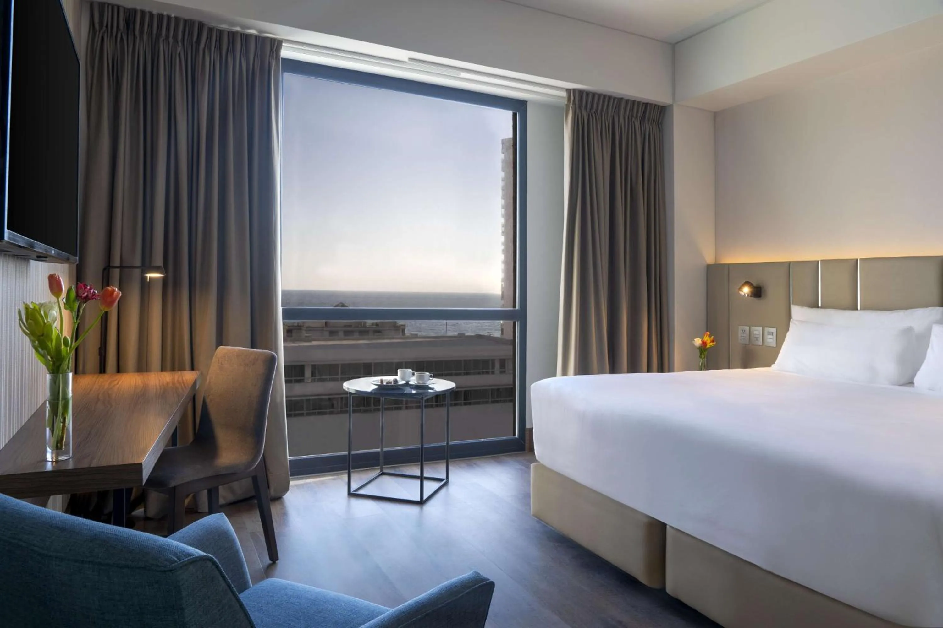 Bedroom, Bed in NH Iquique Pacifico