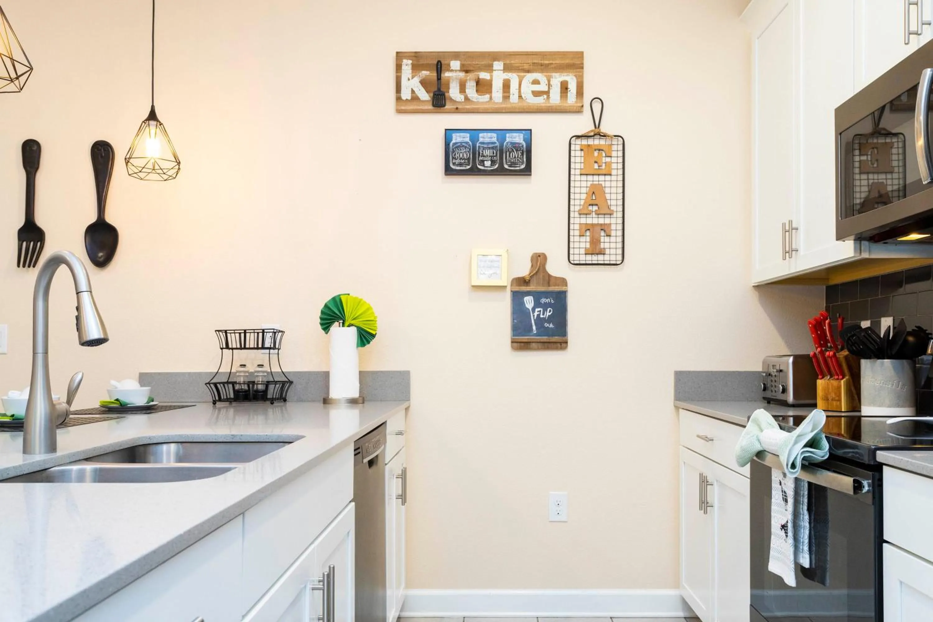 Magnificent 5Bd w/ Pool Close to Disney @Storey Lake 4800