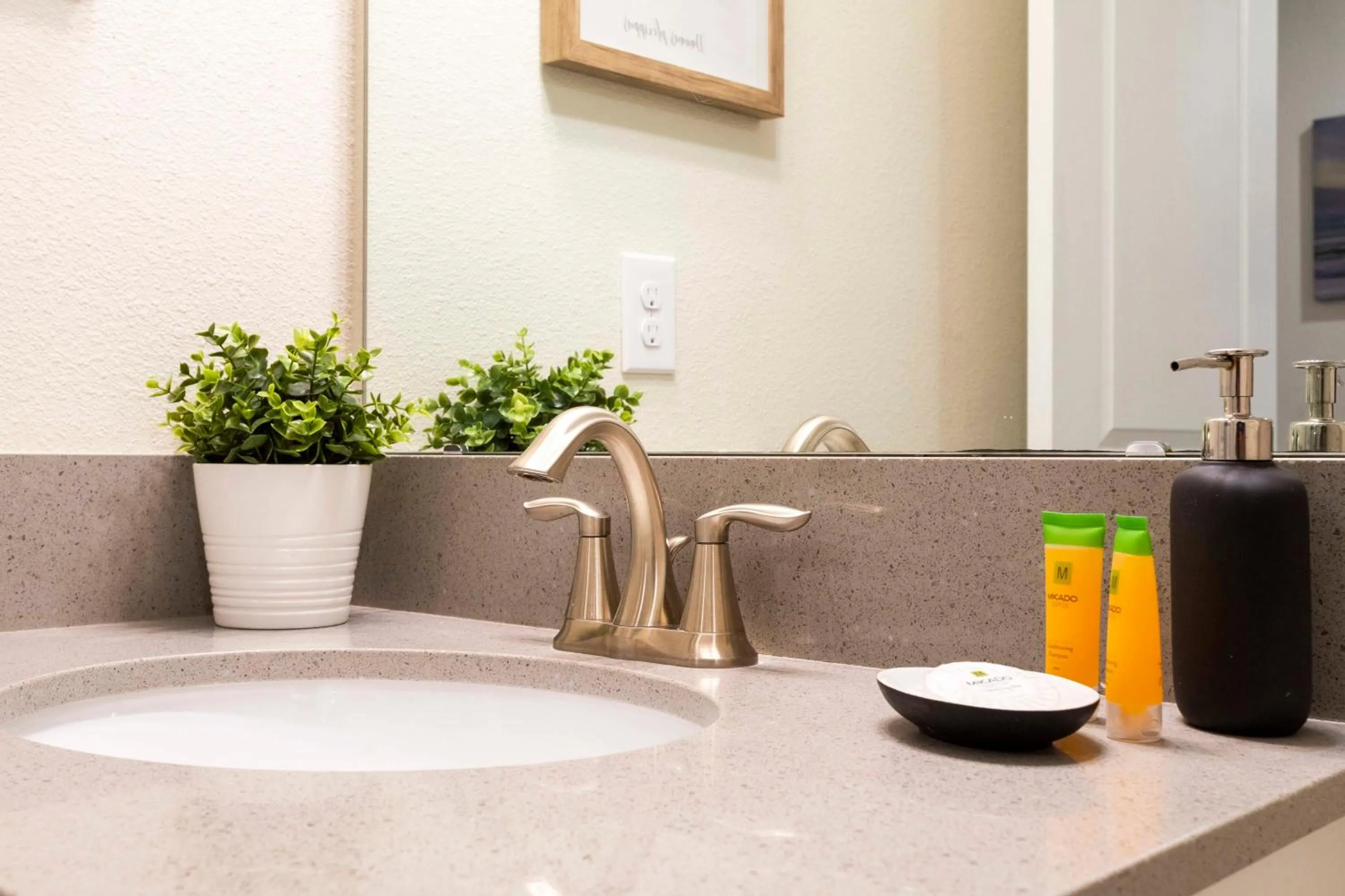 Magnificent 5Bd w/ Pool Close to Disney @Storey Lake 4800