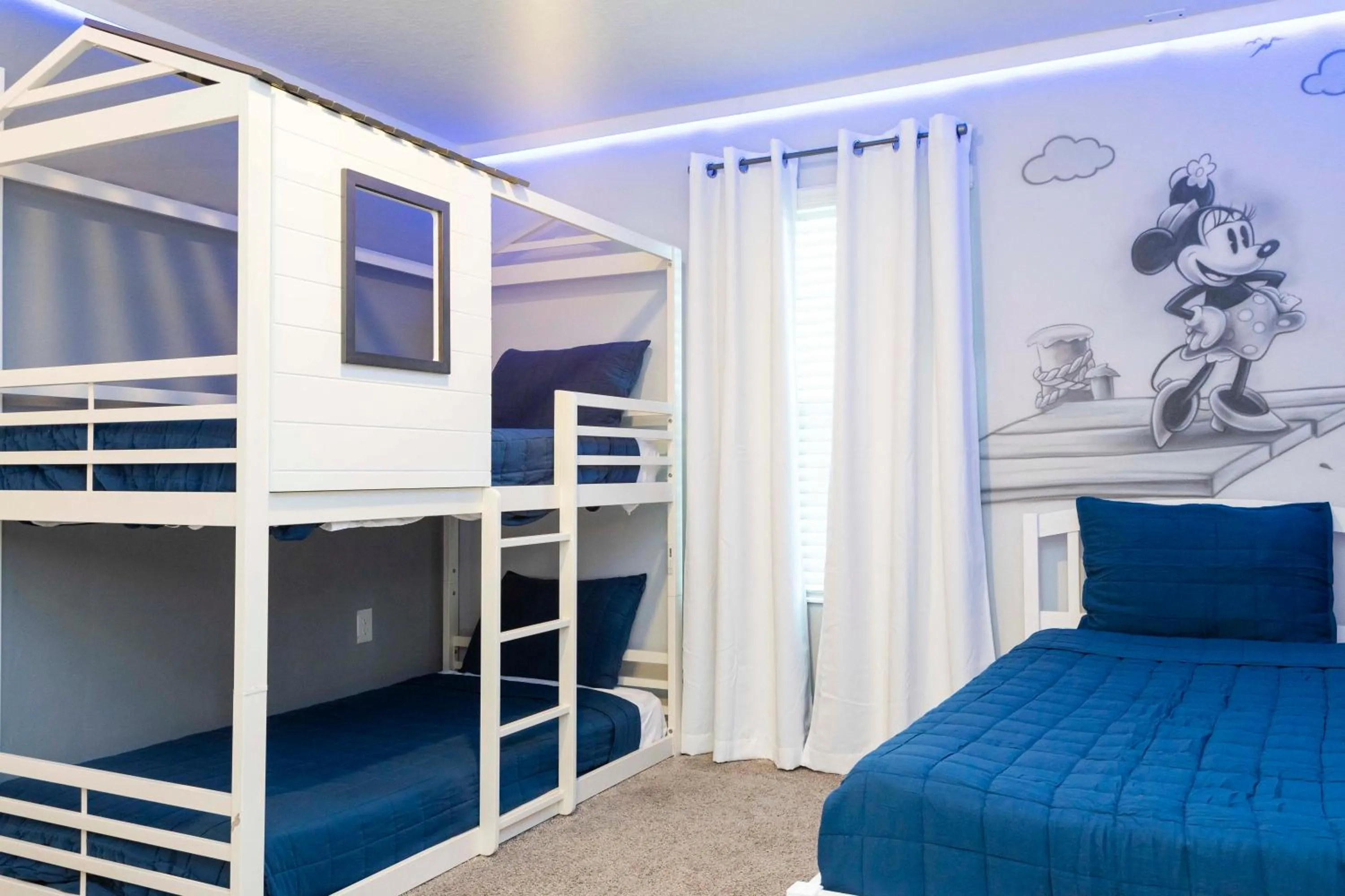 Bed in Magnificent 5Bd w/ Pool Close to Disney @Storey Lake 4800