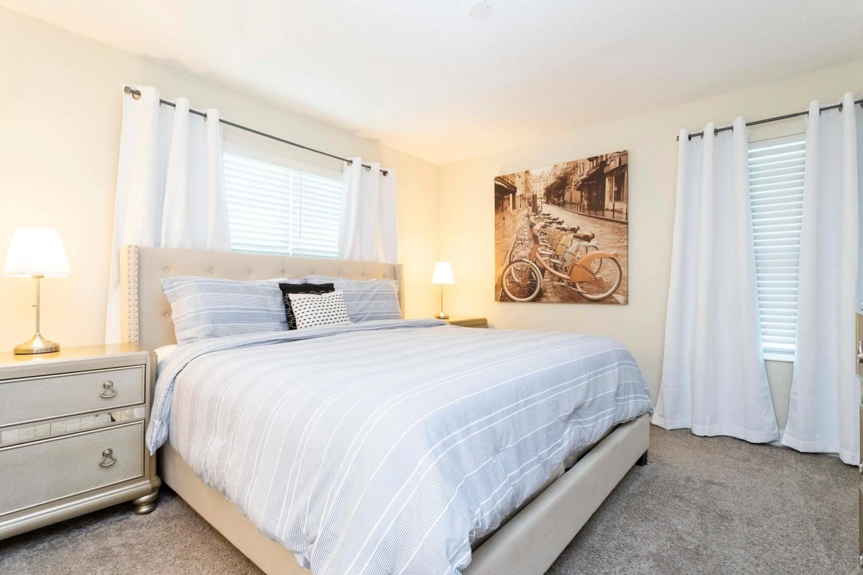 Bed in Magnificent 5Bd w/ Pool Close to Disney @Storey Lake 4800