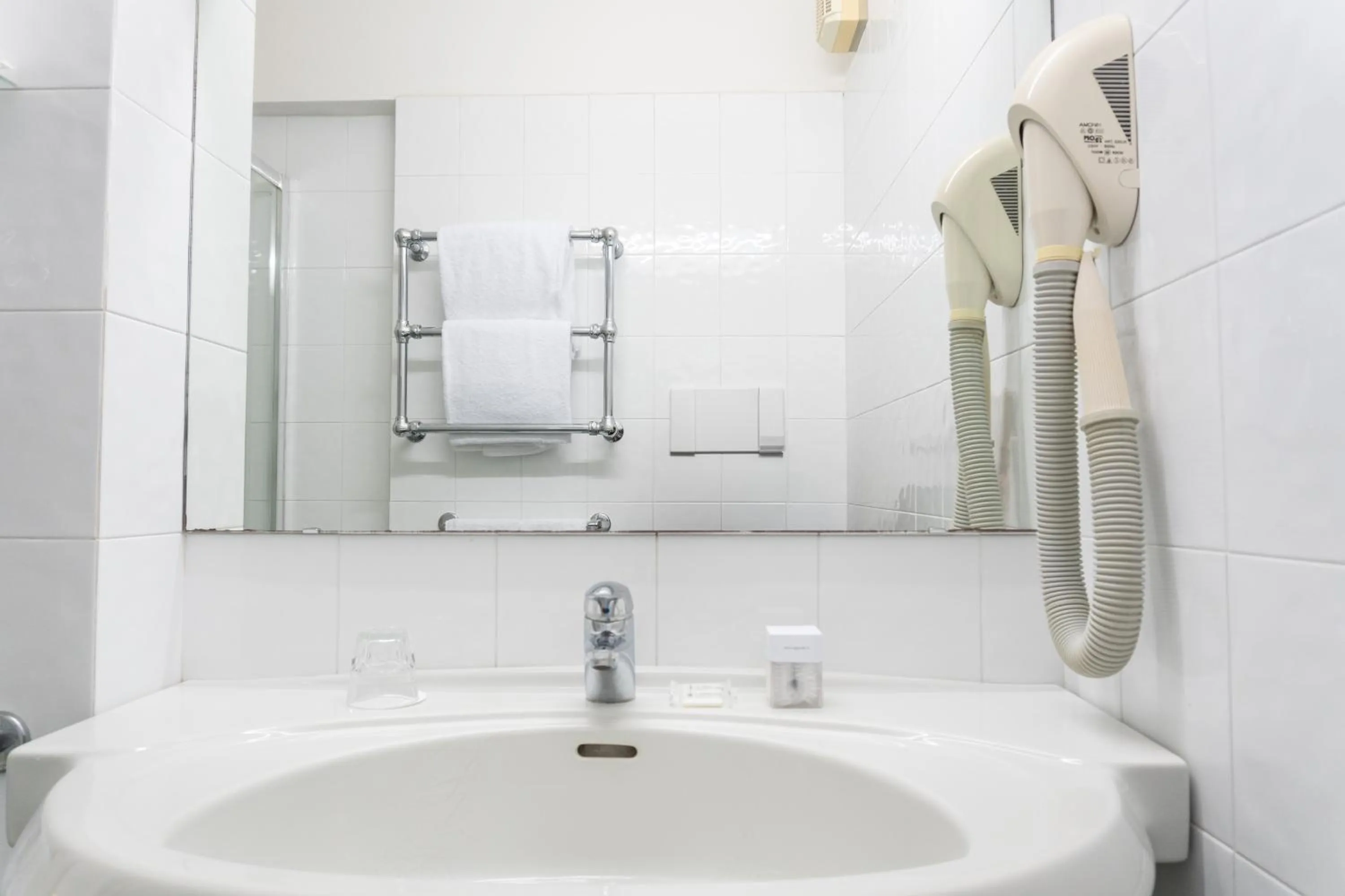 Bathroom in Hotel L'Approdo