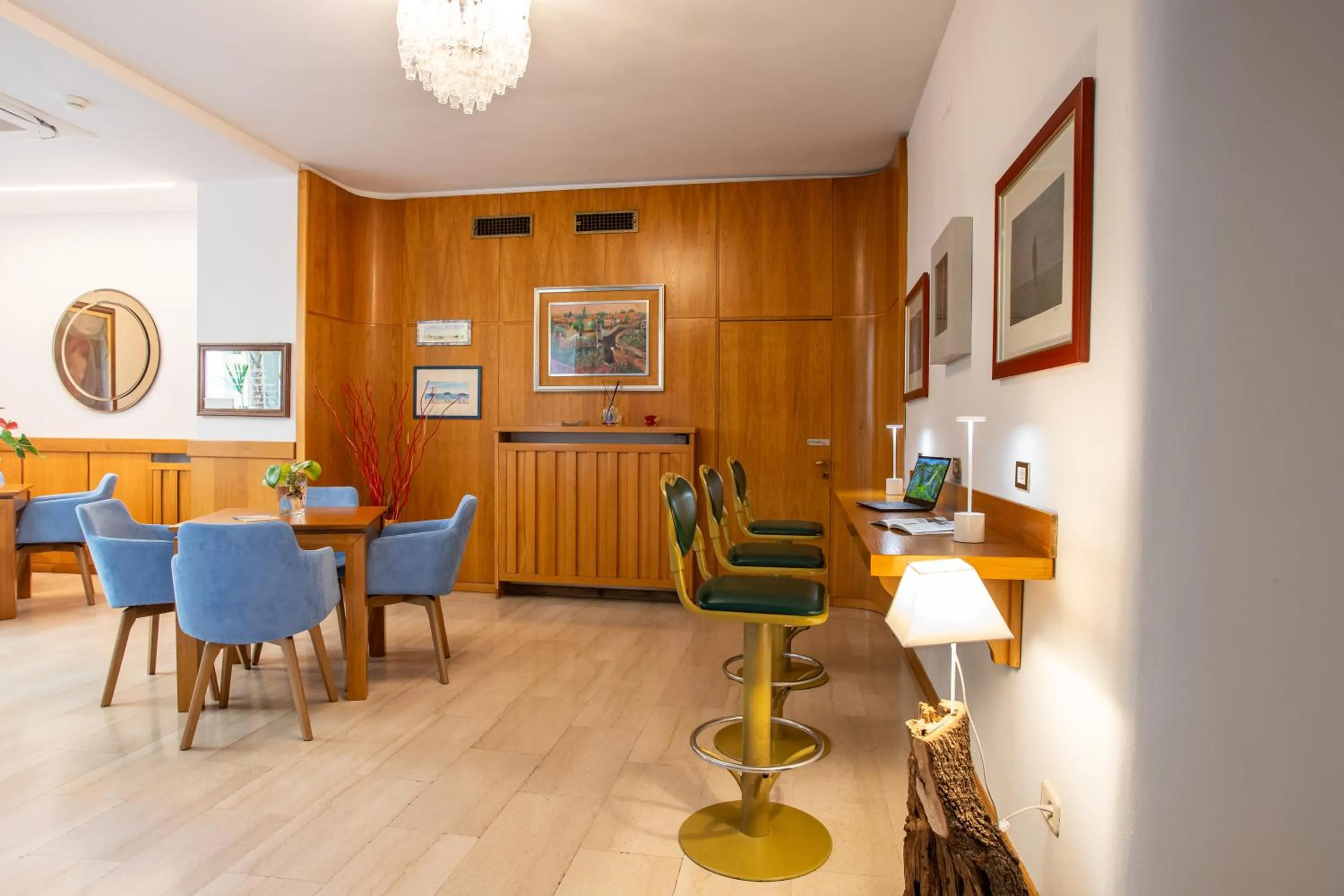 Seating area in Hotel L'Approdo