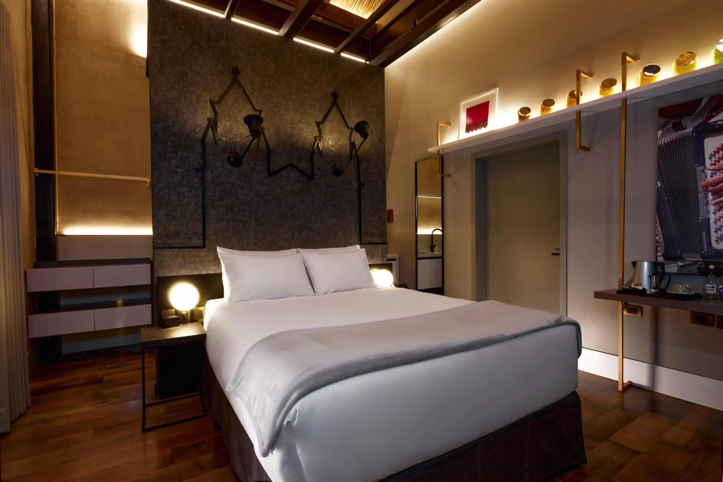 Bed in Casa Firenza Hotel & Suites Boutique
