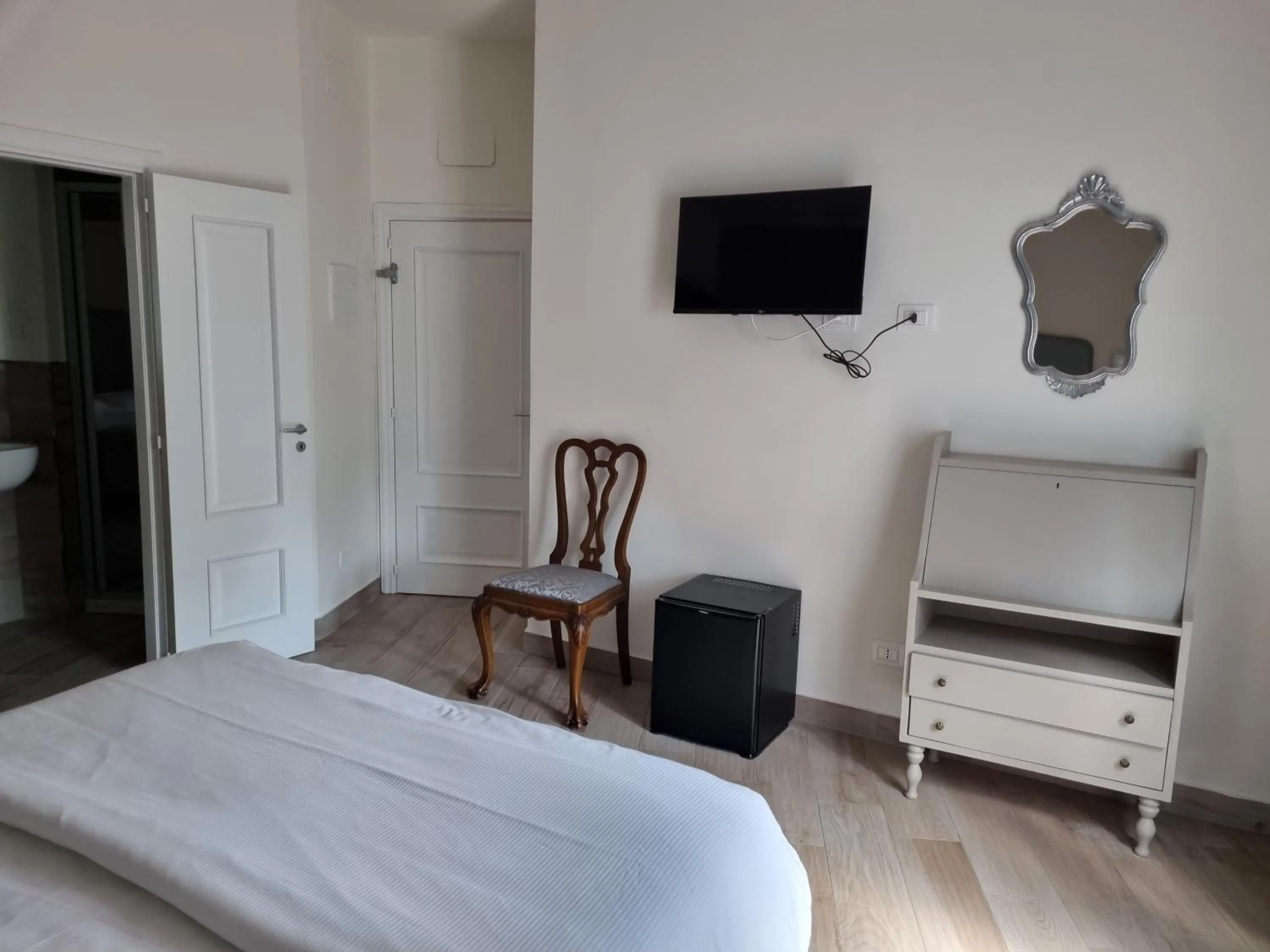 Bedroom, Bed in Hotel Villa Bonelli