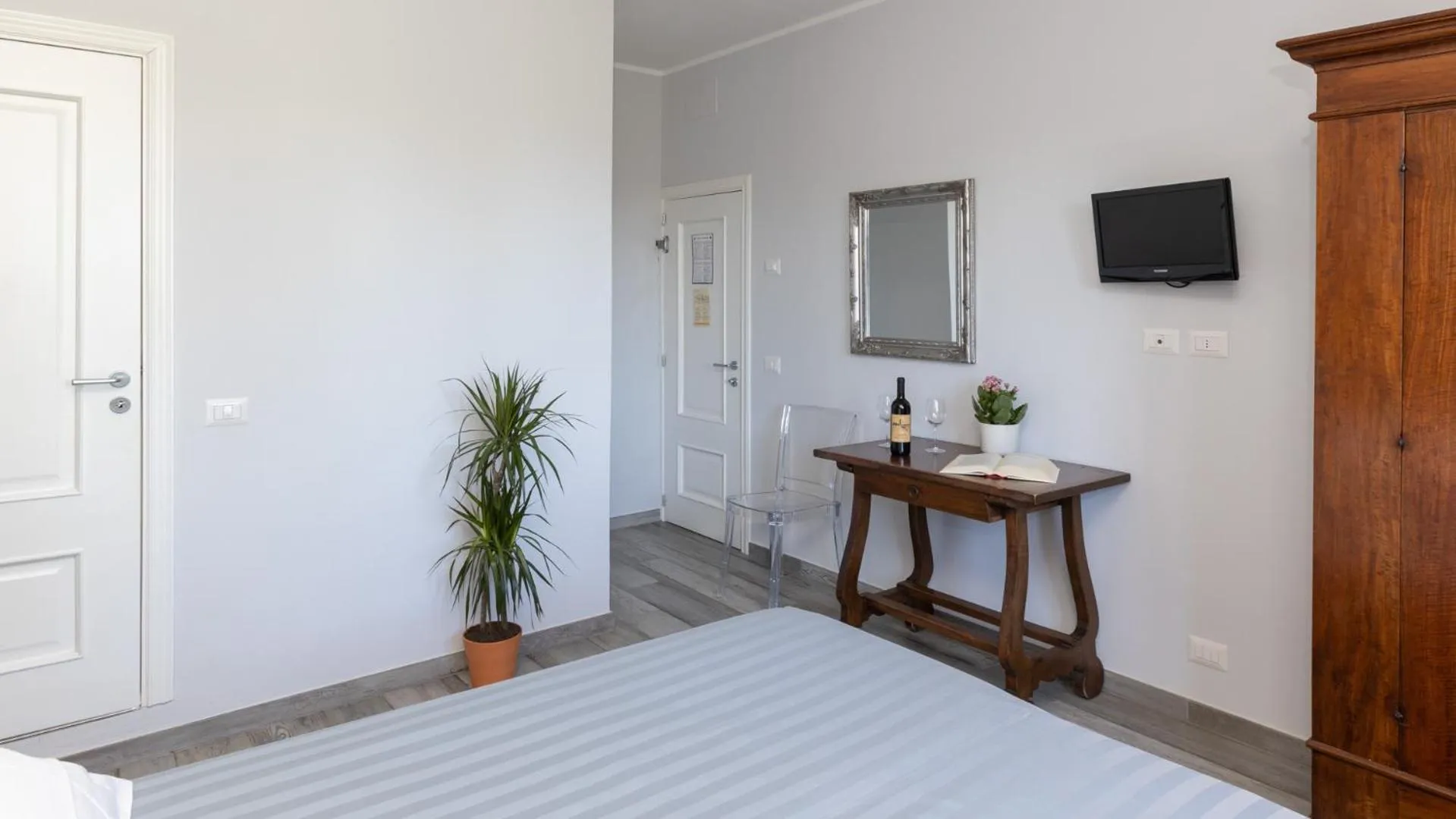 Bedroom, Bed in Hotel Villa Bonelli