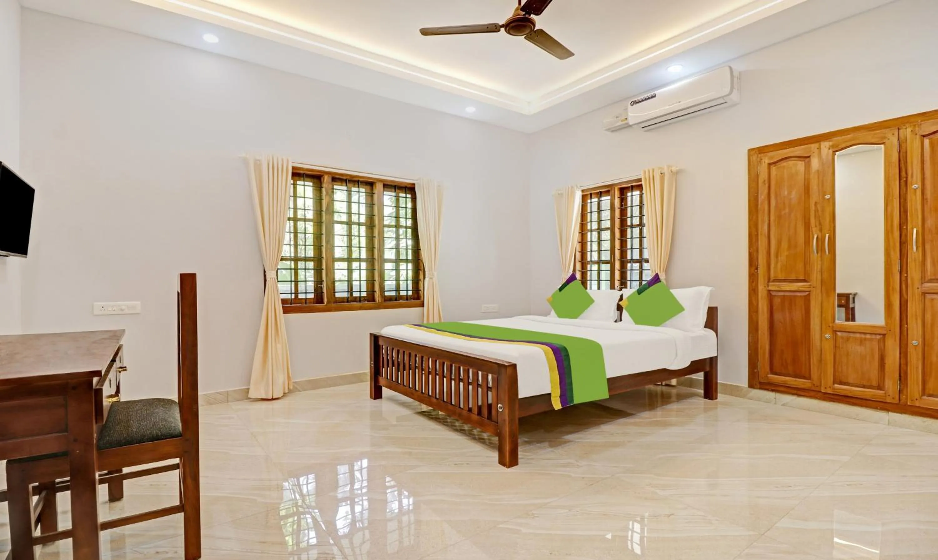 Bedroom in Itsy Hotels Palm Grove By D2V