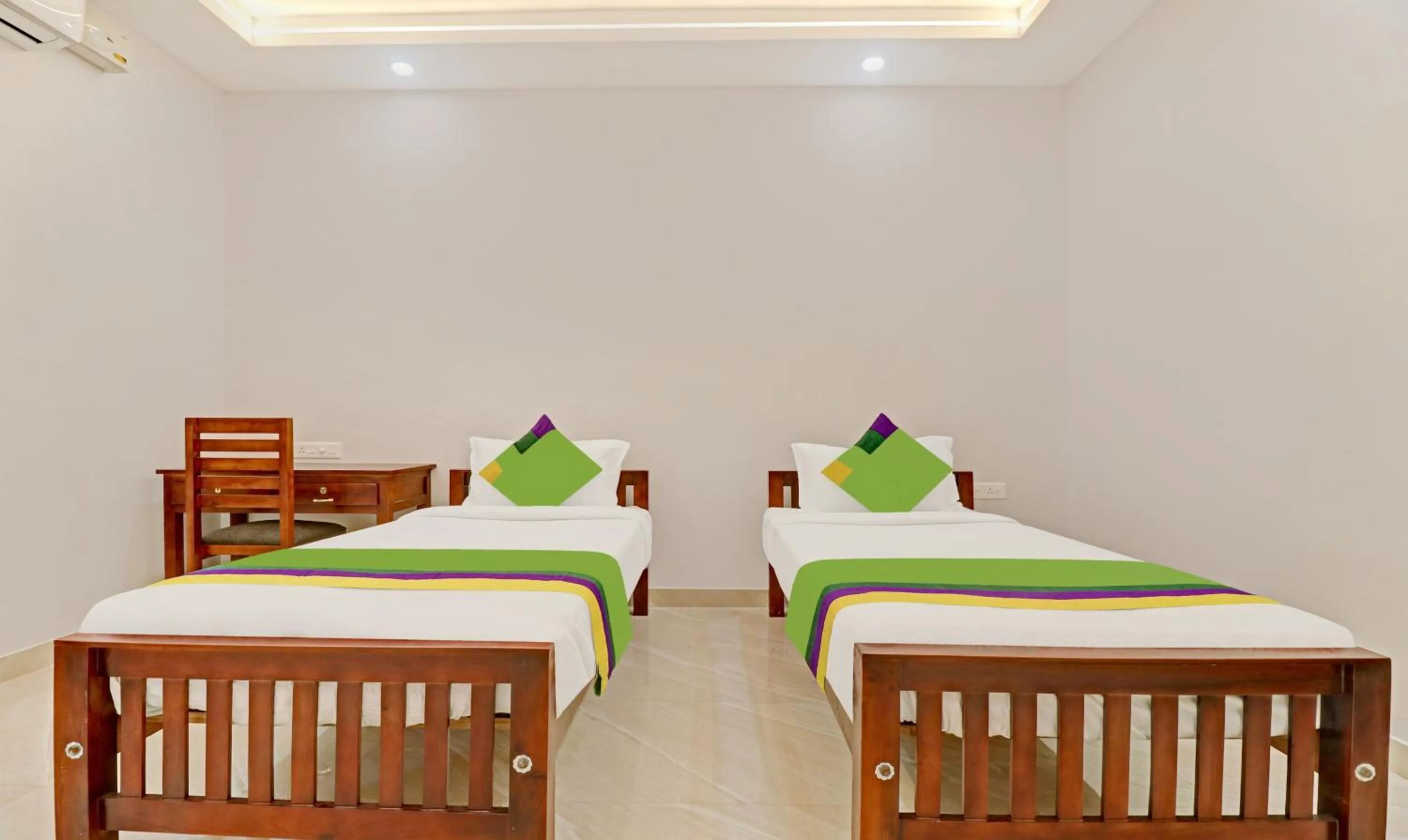 Bedroom in Itsy Hotels Palm Grove By D2V
