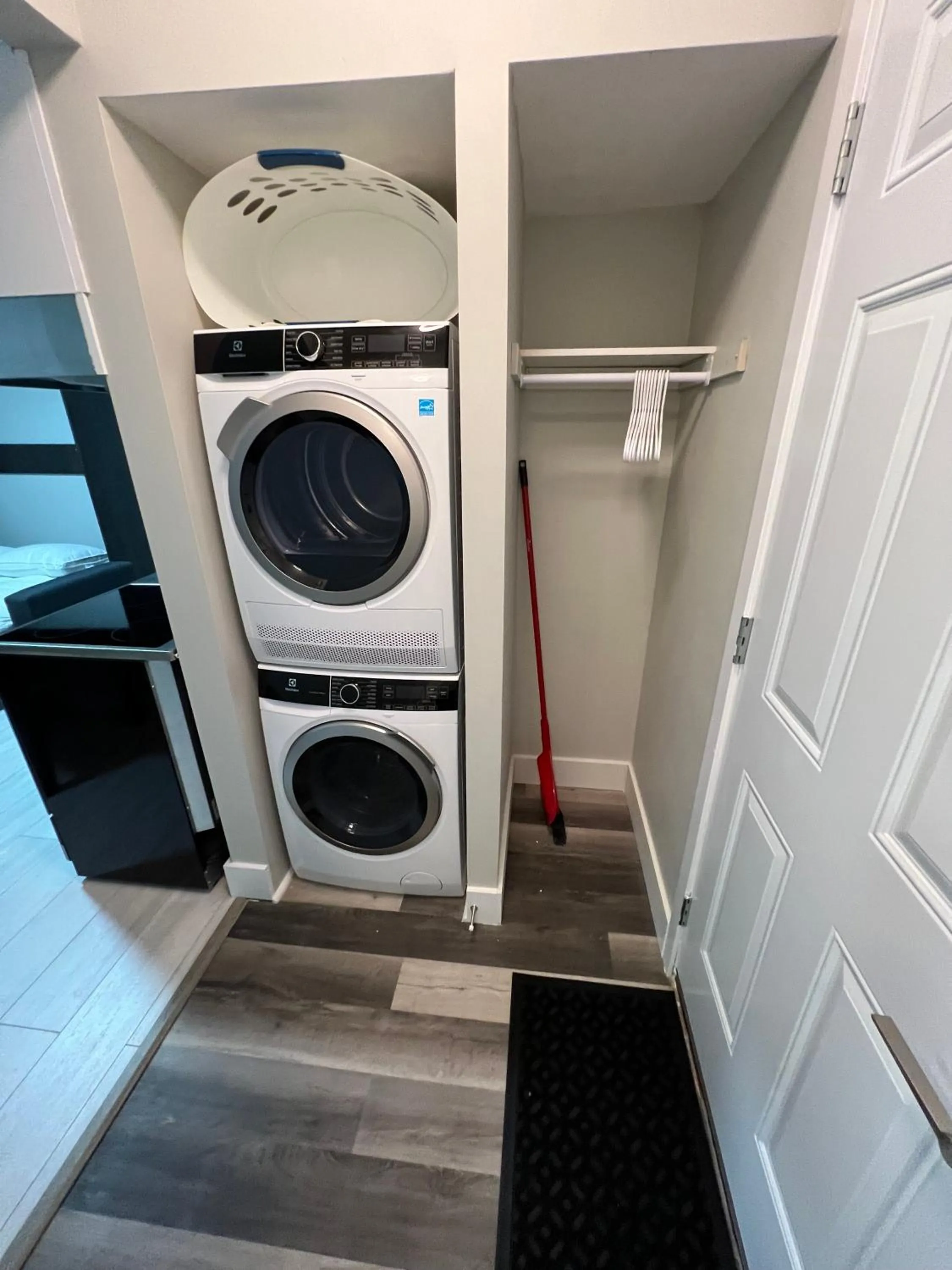 washing machine in Le Centre-Ville