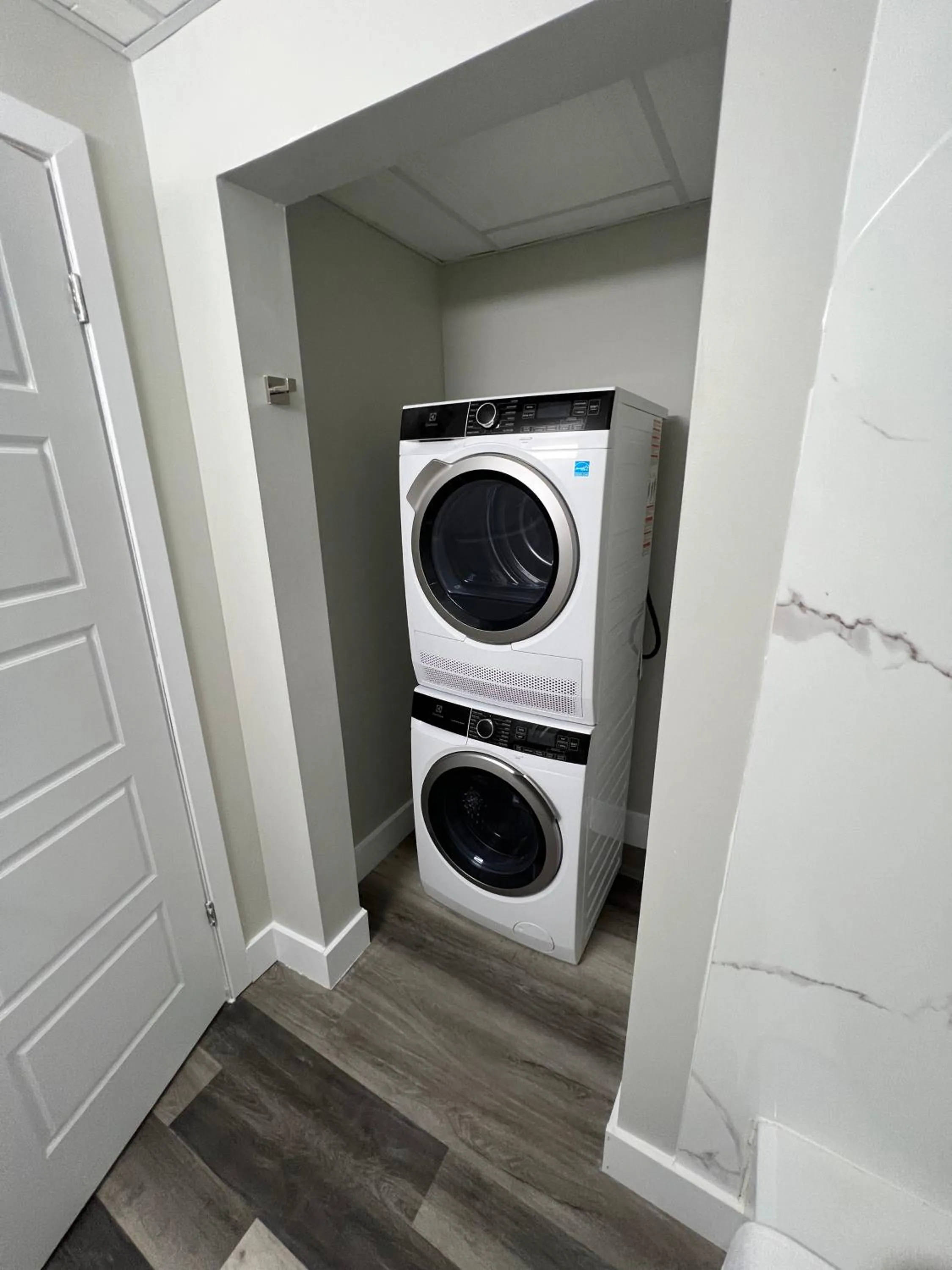 washing machine in Le Centre-Ville