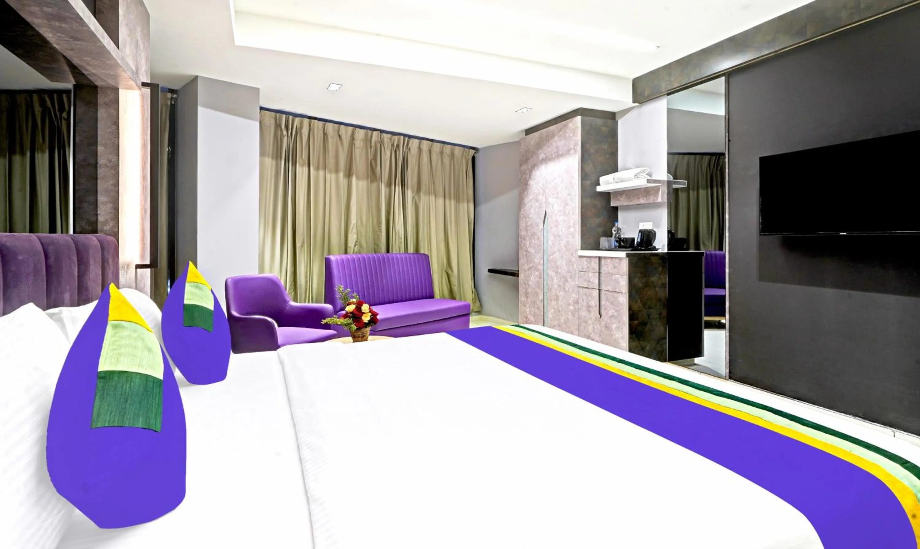 Bedroom, Bed in Treebo Premium La Orchid, Big Temple