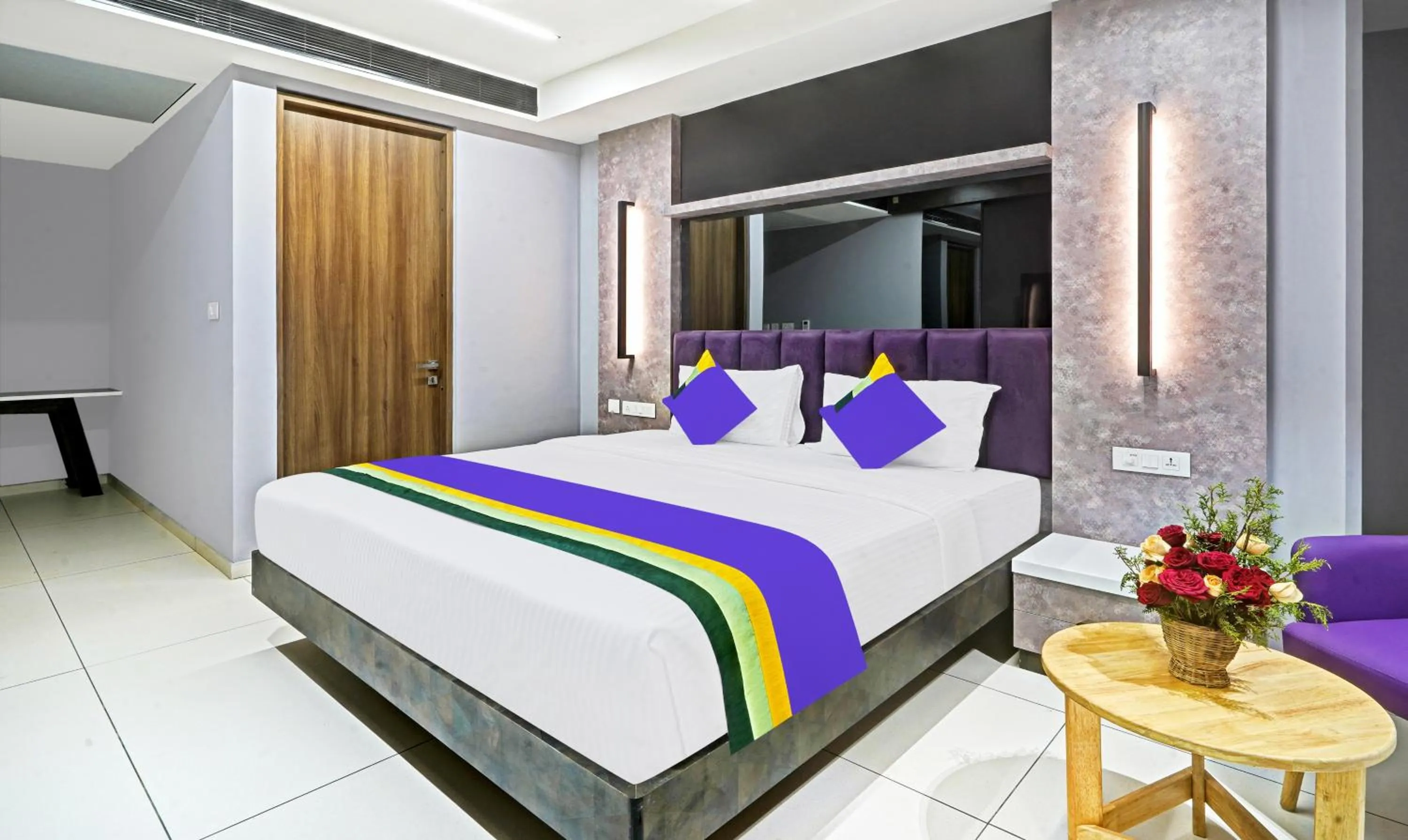 Bedroom, Bed in Treebo Premium La Orchid, Big Temple