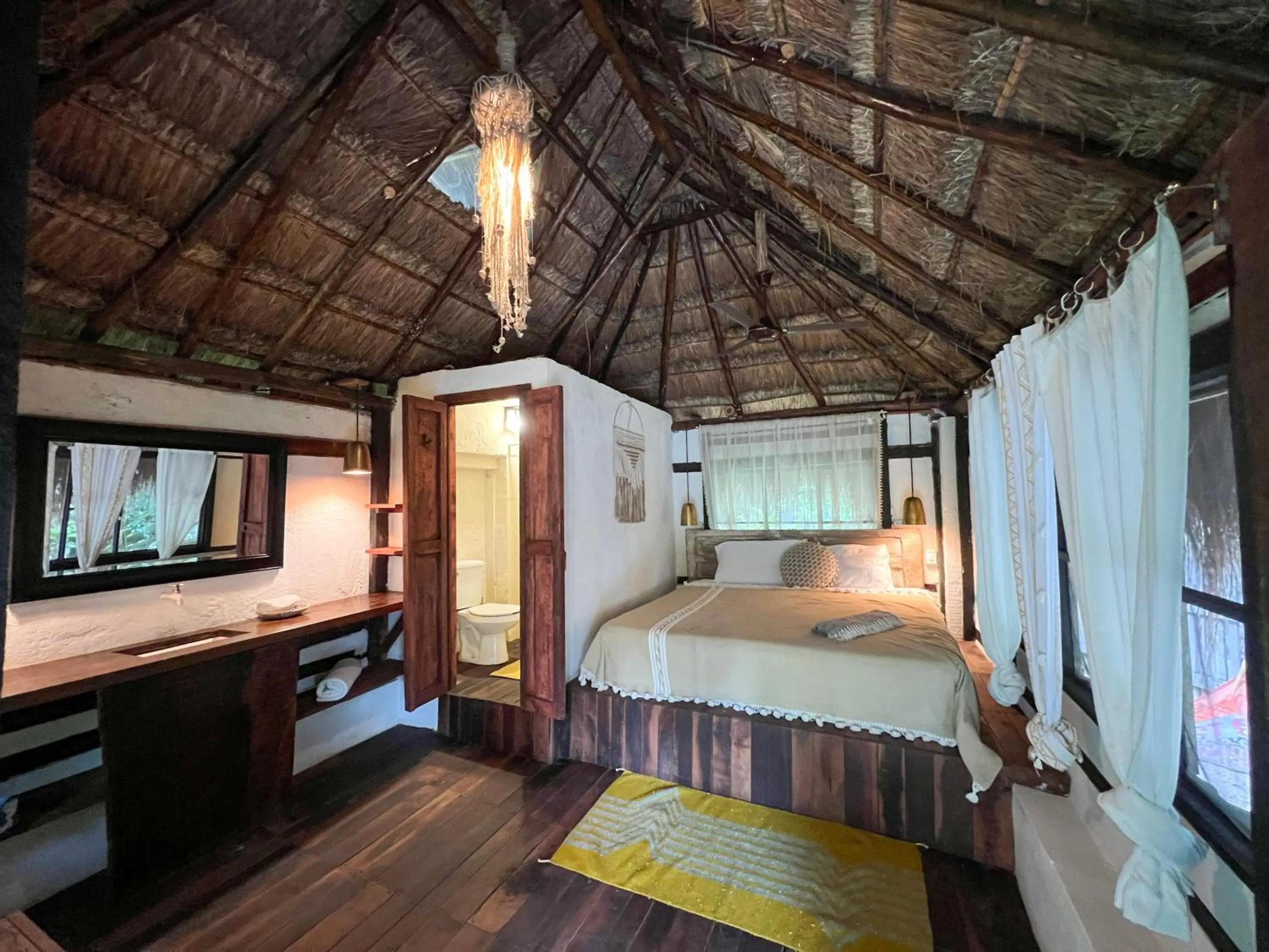 Bedroom, Bed in Villa Santuario Lake front Oasis