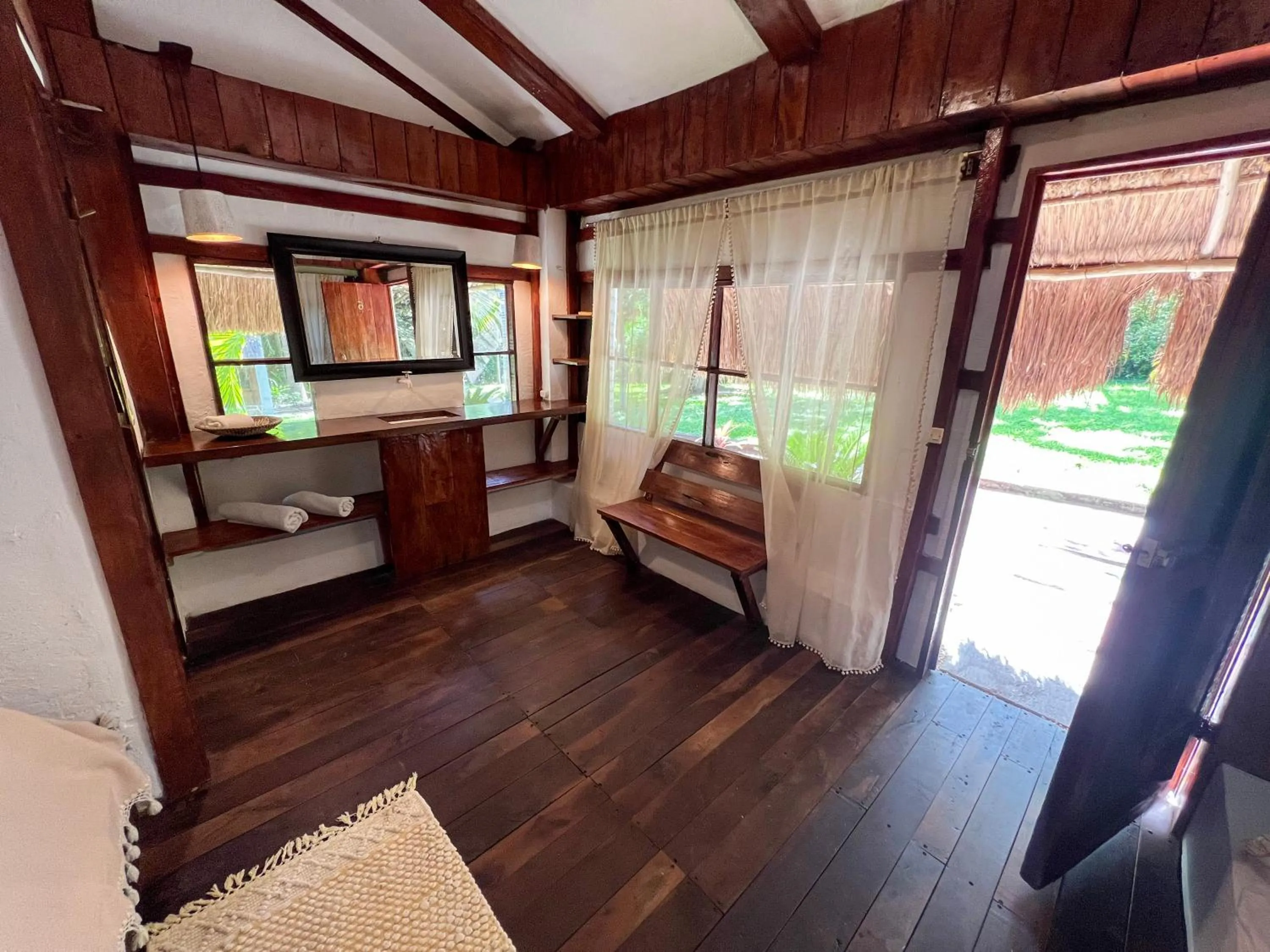 Bedroom, Bed in Villa Santuario Lake front Oasis