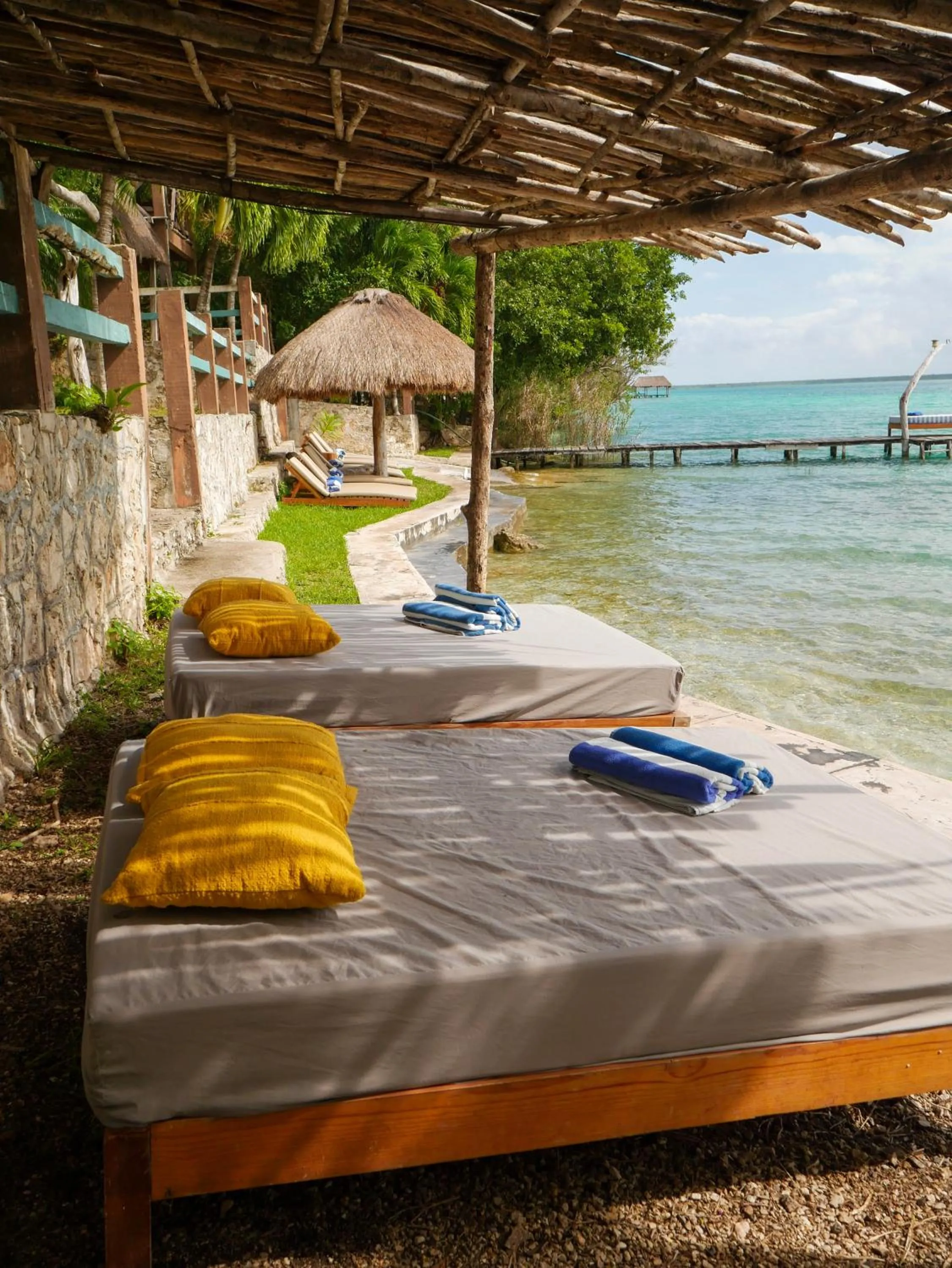 Lake view, Bed in Villa Santuario Lake front Oasis