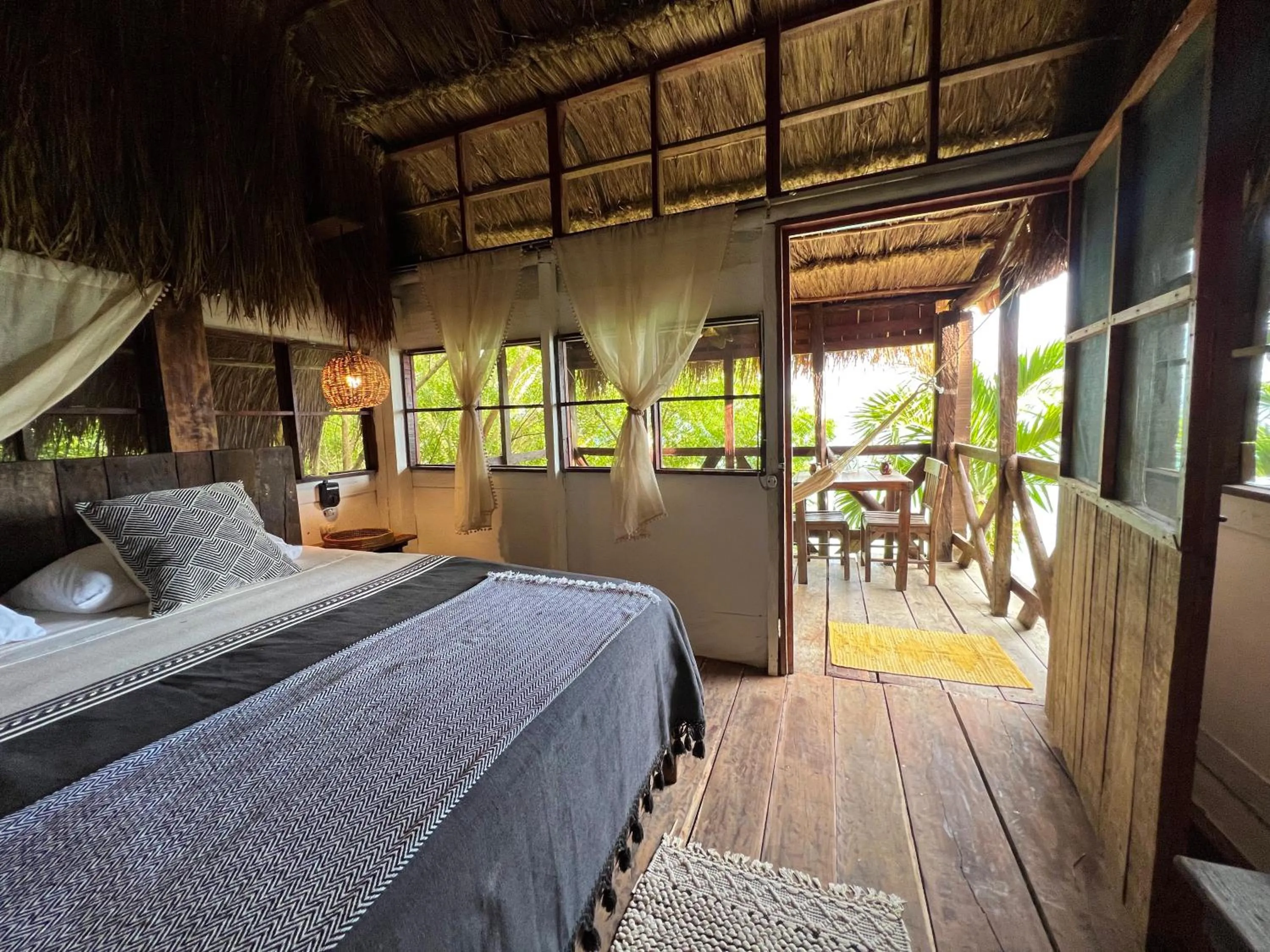 Photo of the whole room, Bed in Villa Santuario Lake front Oasis